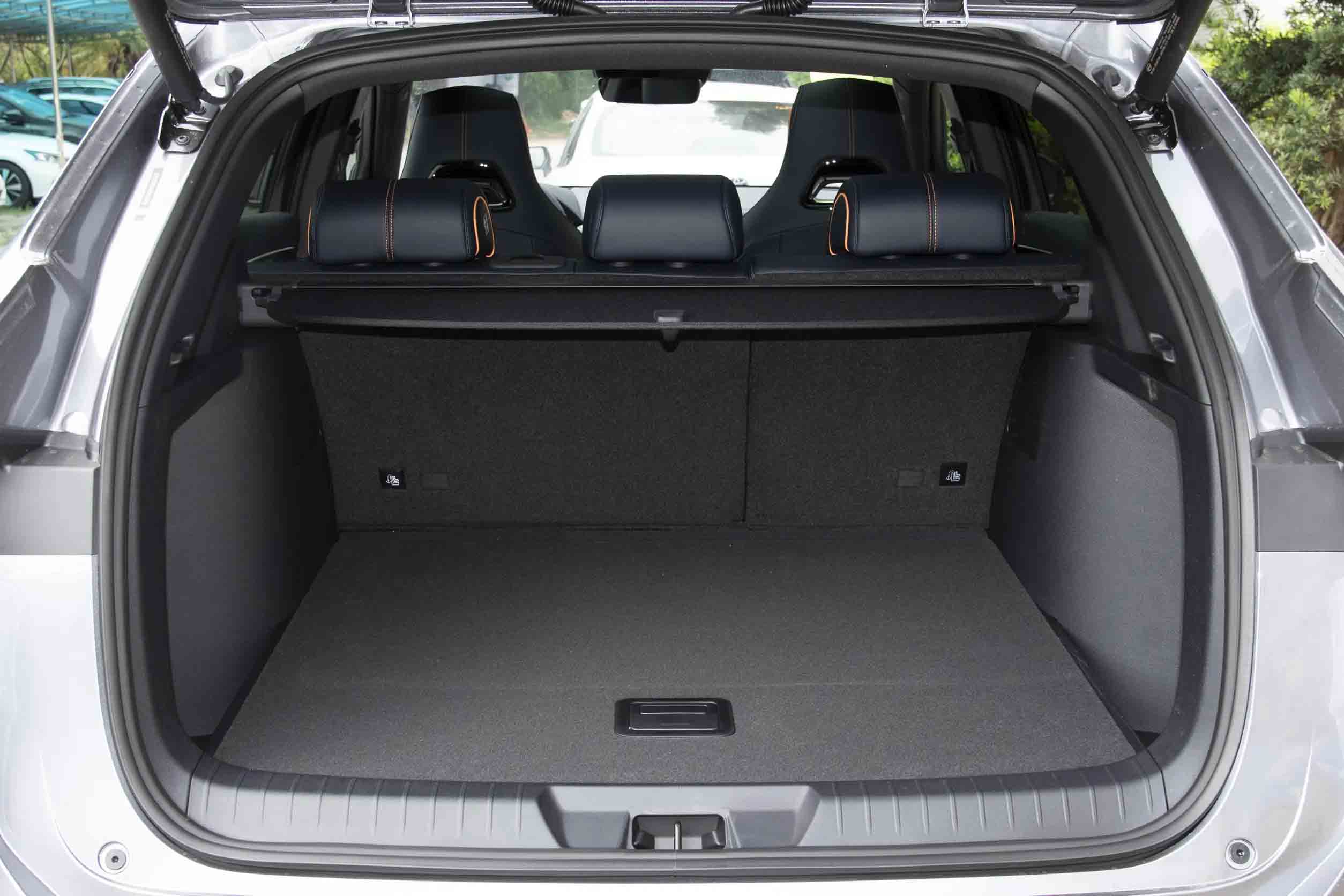 BYD Song PLUS DM-i 2023 space-4