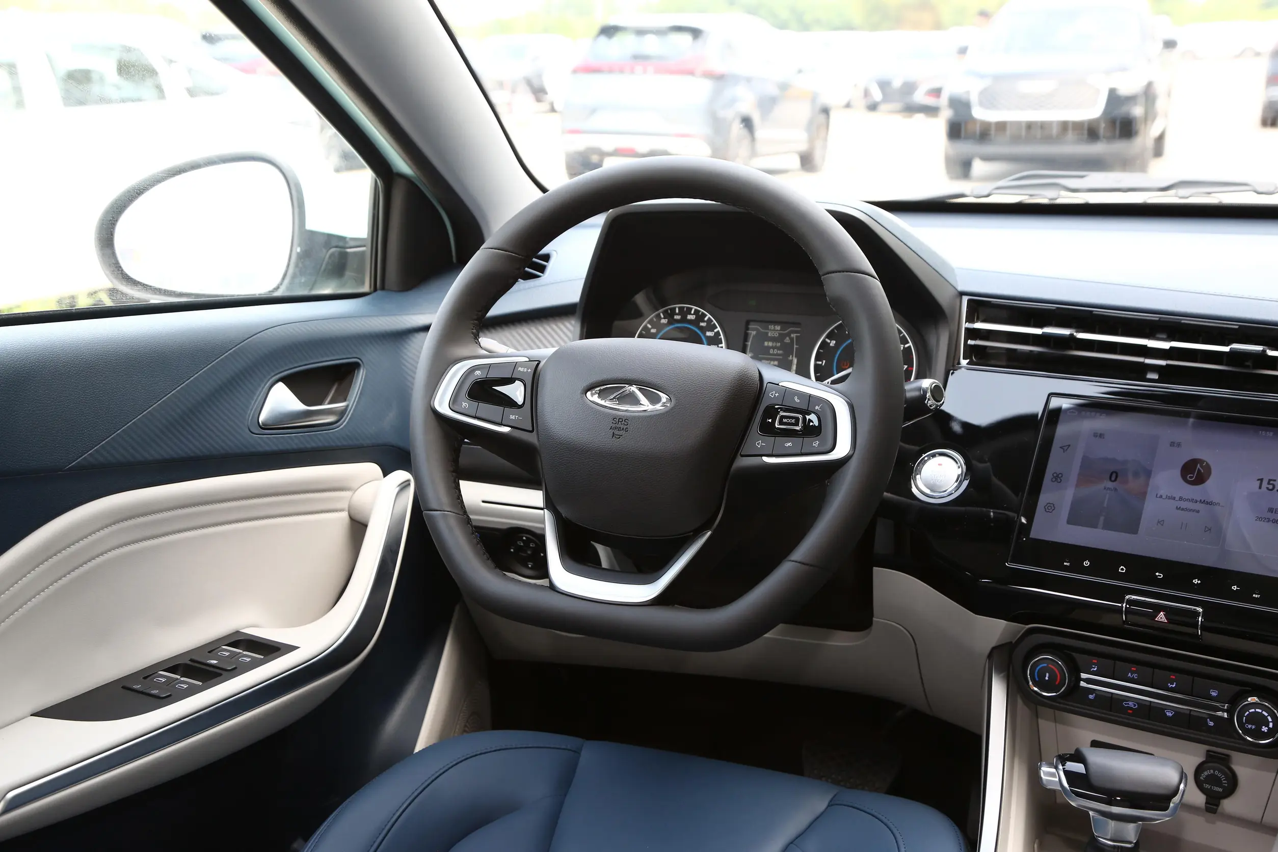 Chery Tiggo 3x 2023 interior-2