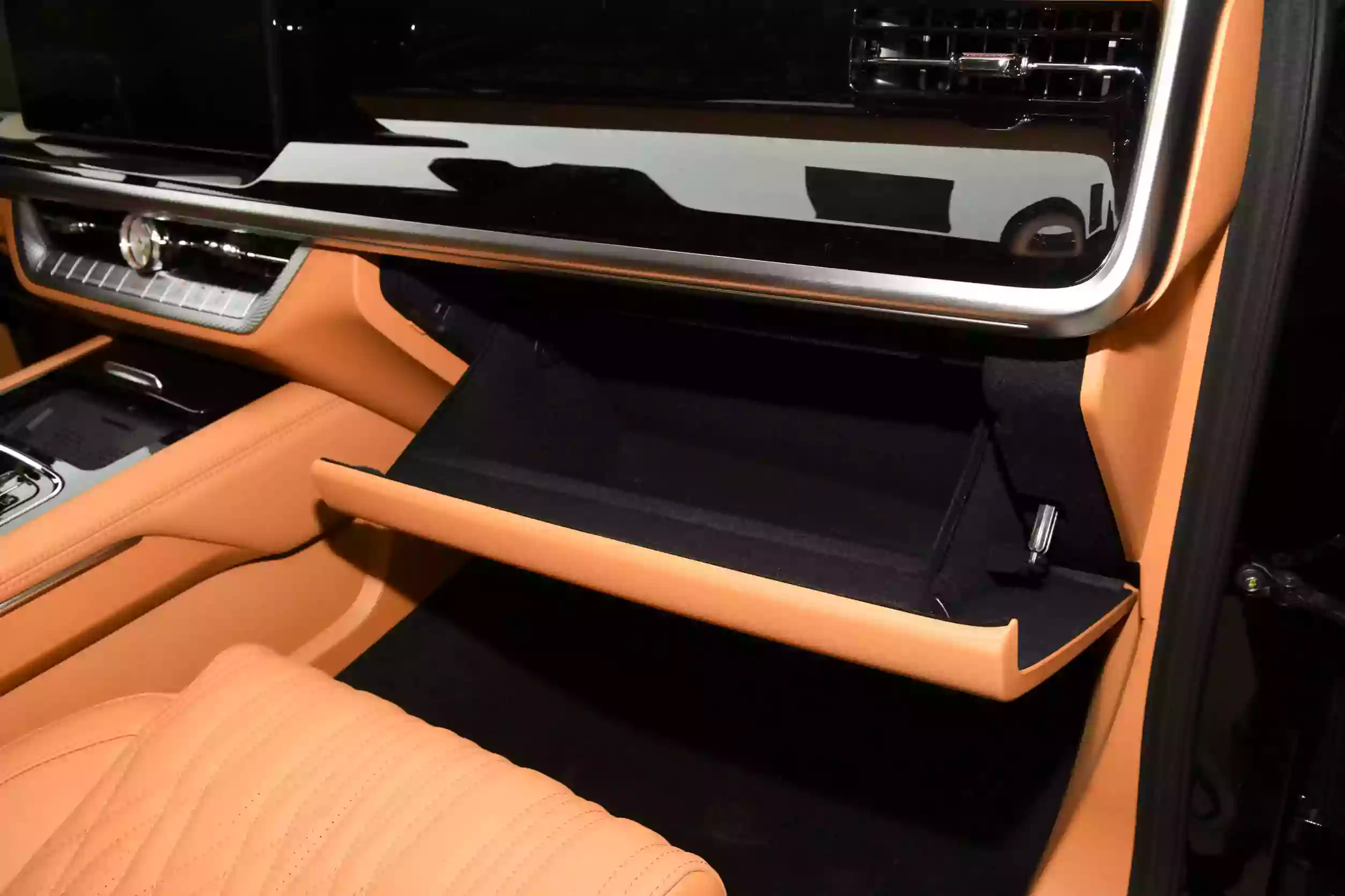 GWM Tank 500 2023 interior-4
