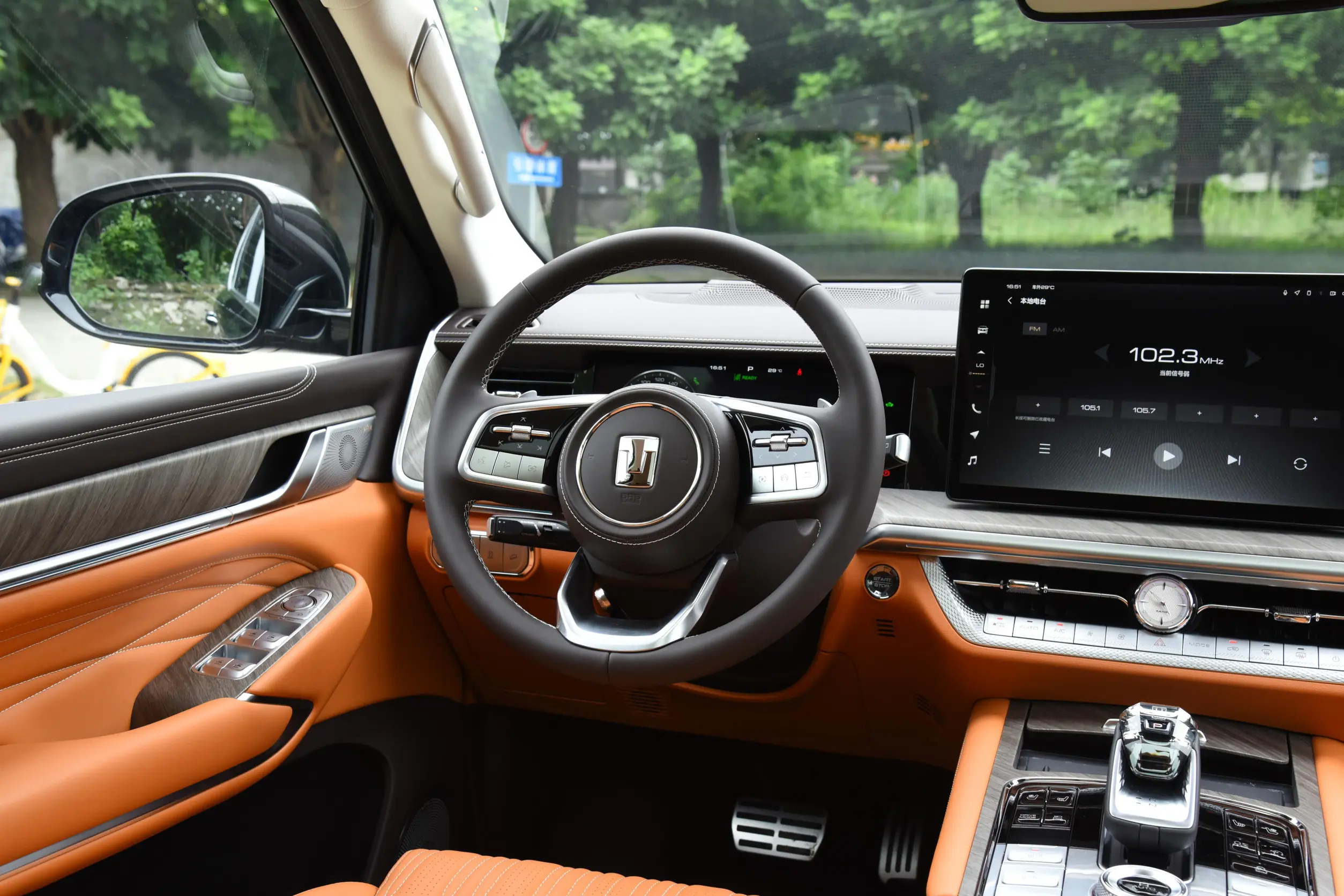 GWM Tank 500 Hi4-T 2023 interior-2
