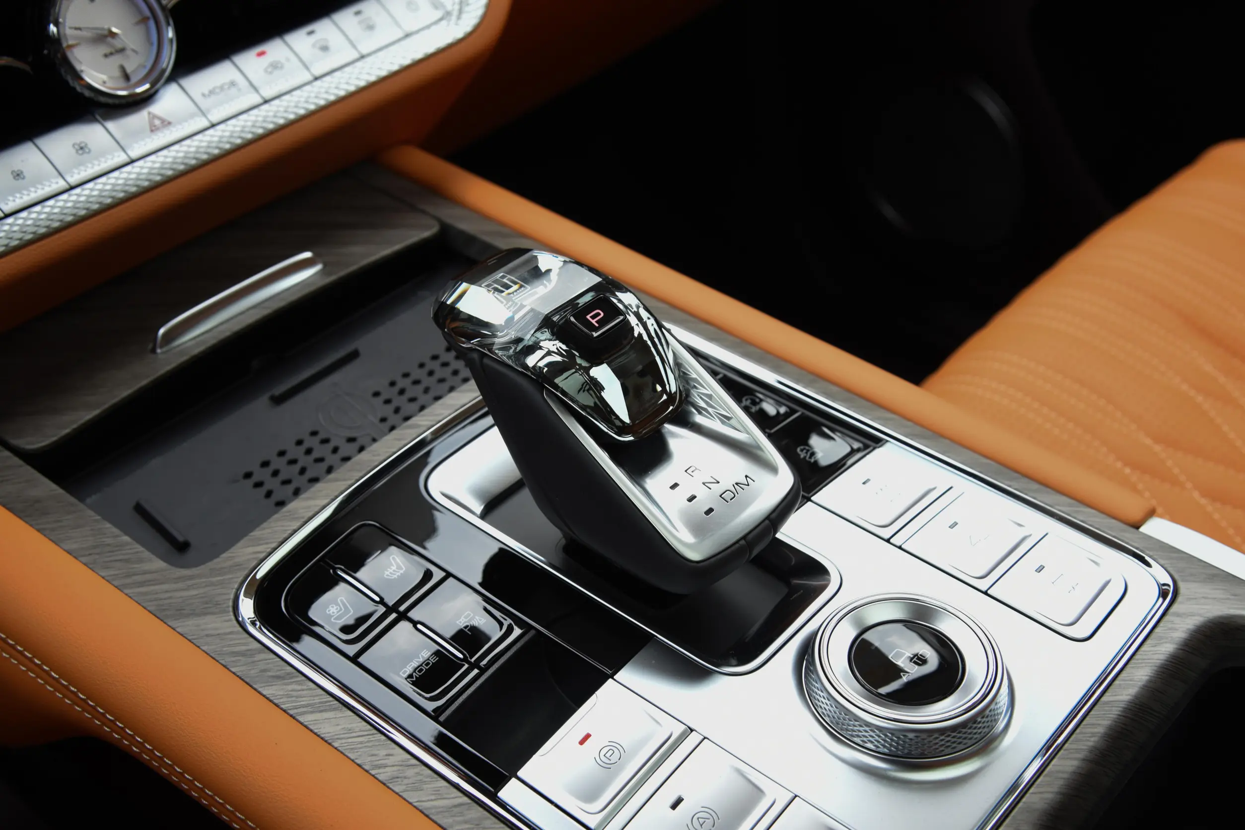 GWM Tank 500 Hi4-T 2023 interior-3