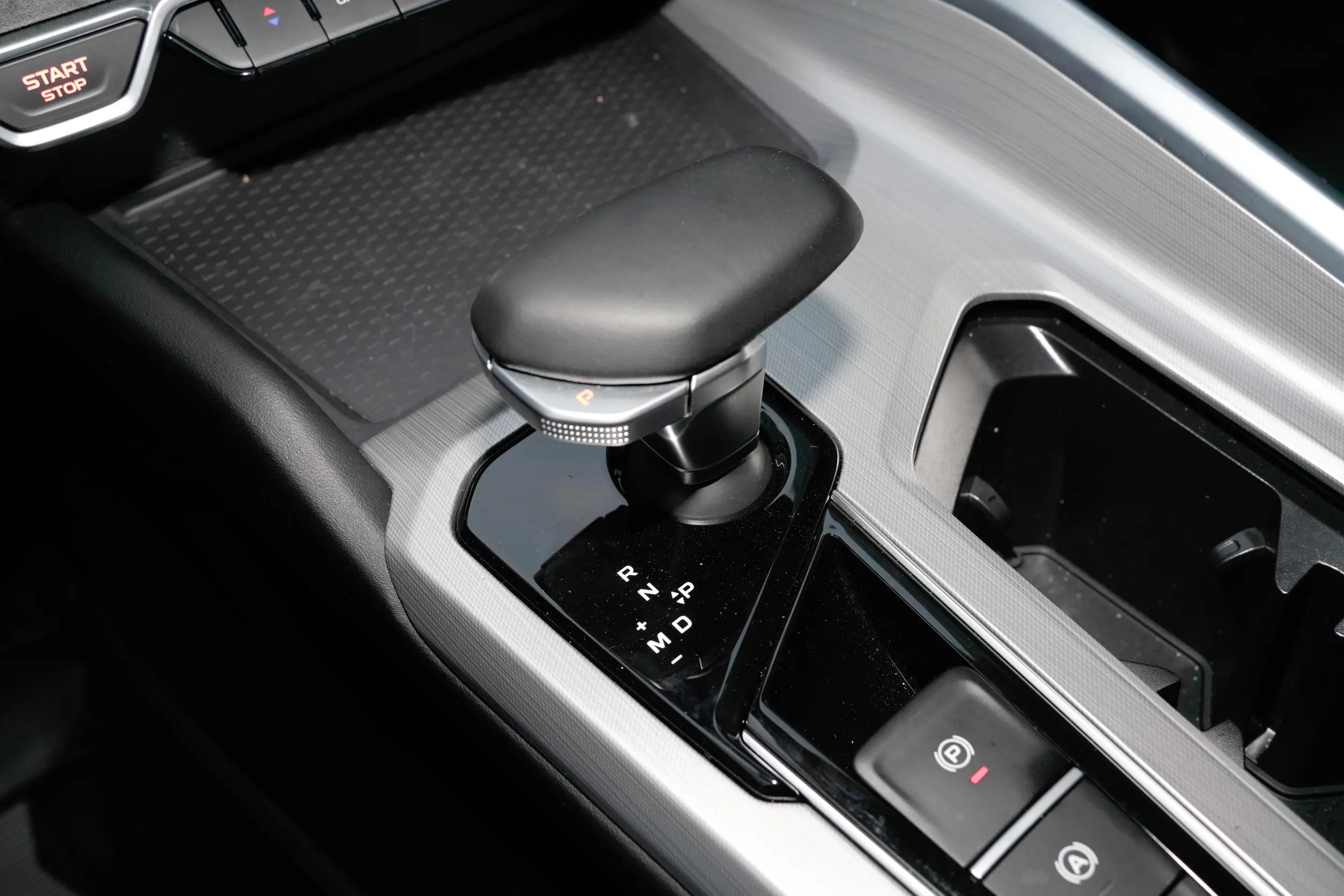 Geely Preface 2023 interior-3