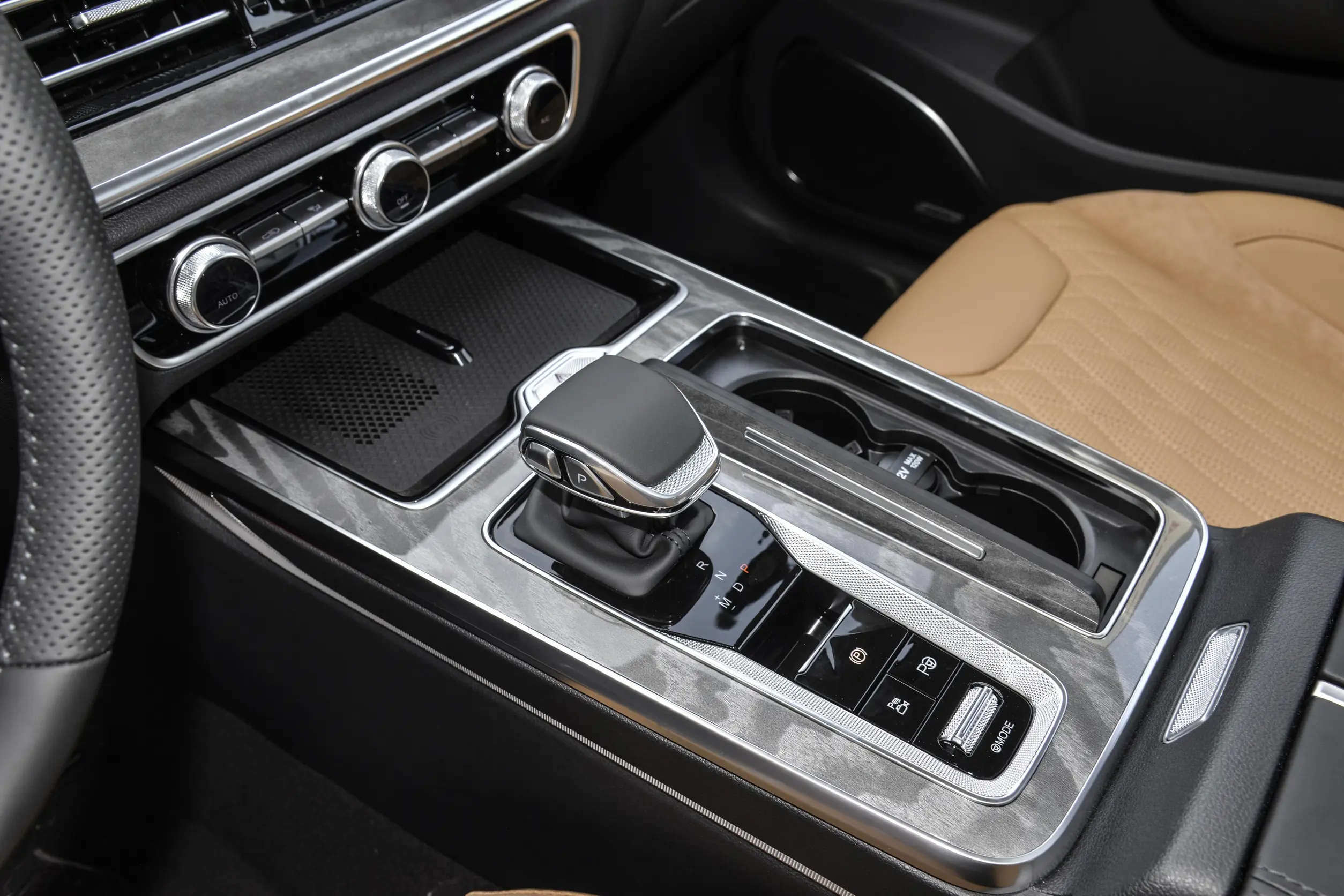 Hongqi HS5 2023 interior-3
