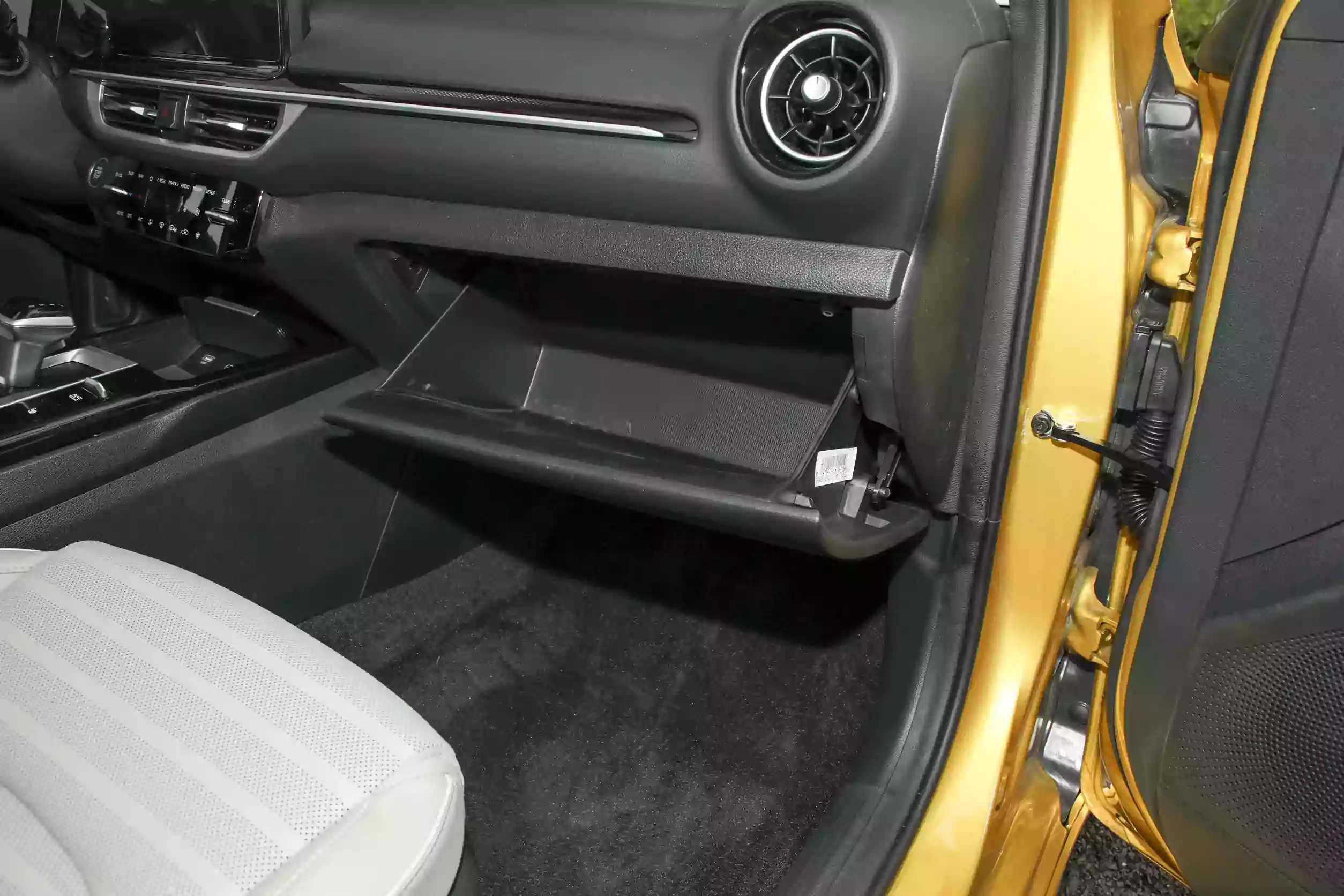 Kia K3 2023 interior-4