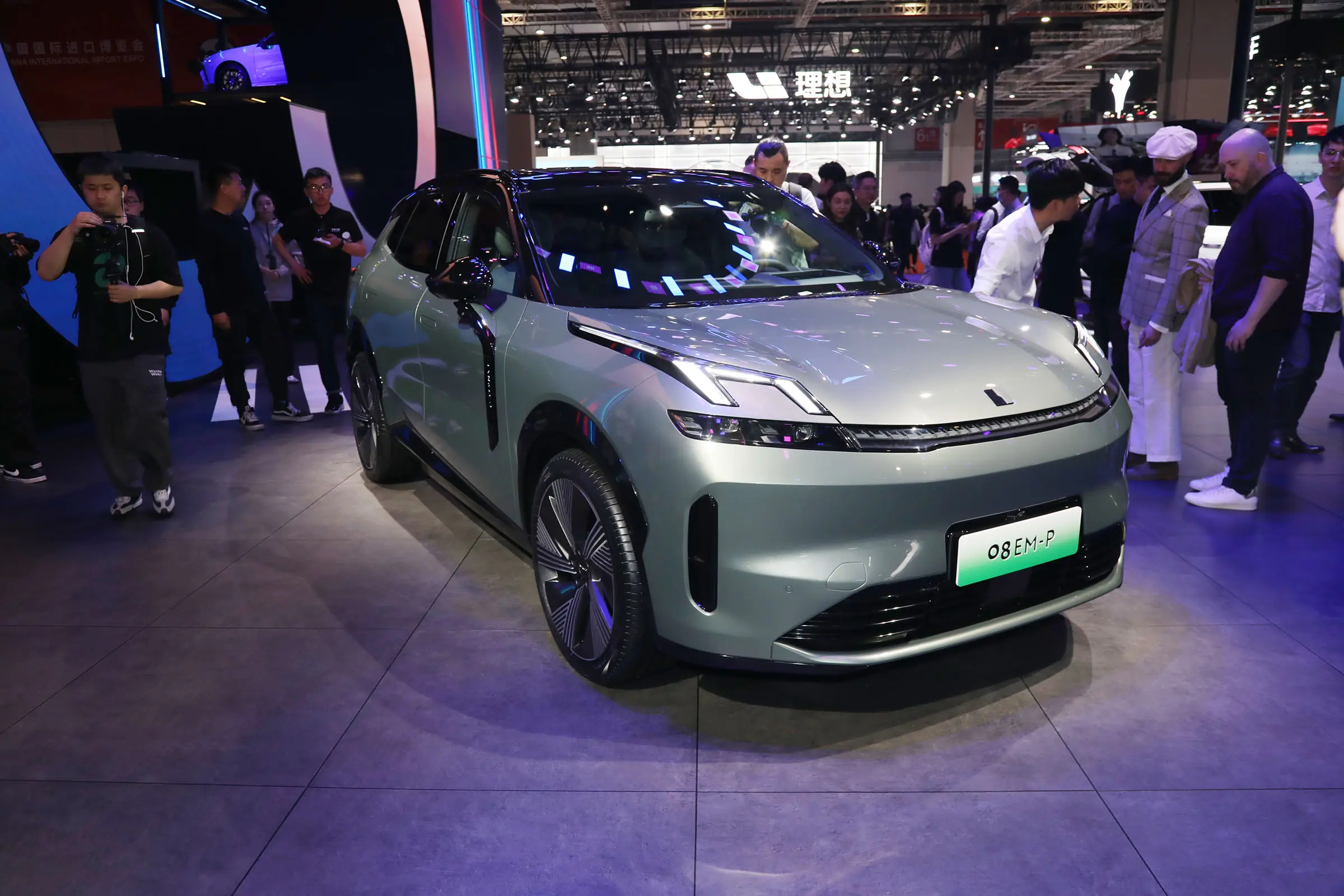 Lynk & Co 08 EM-P