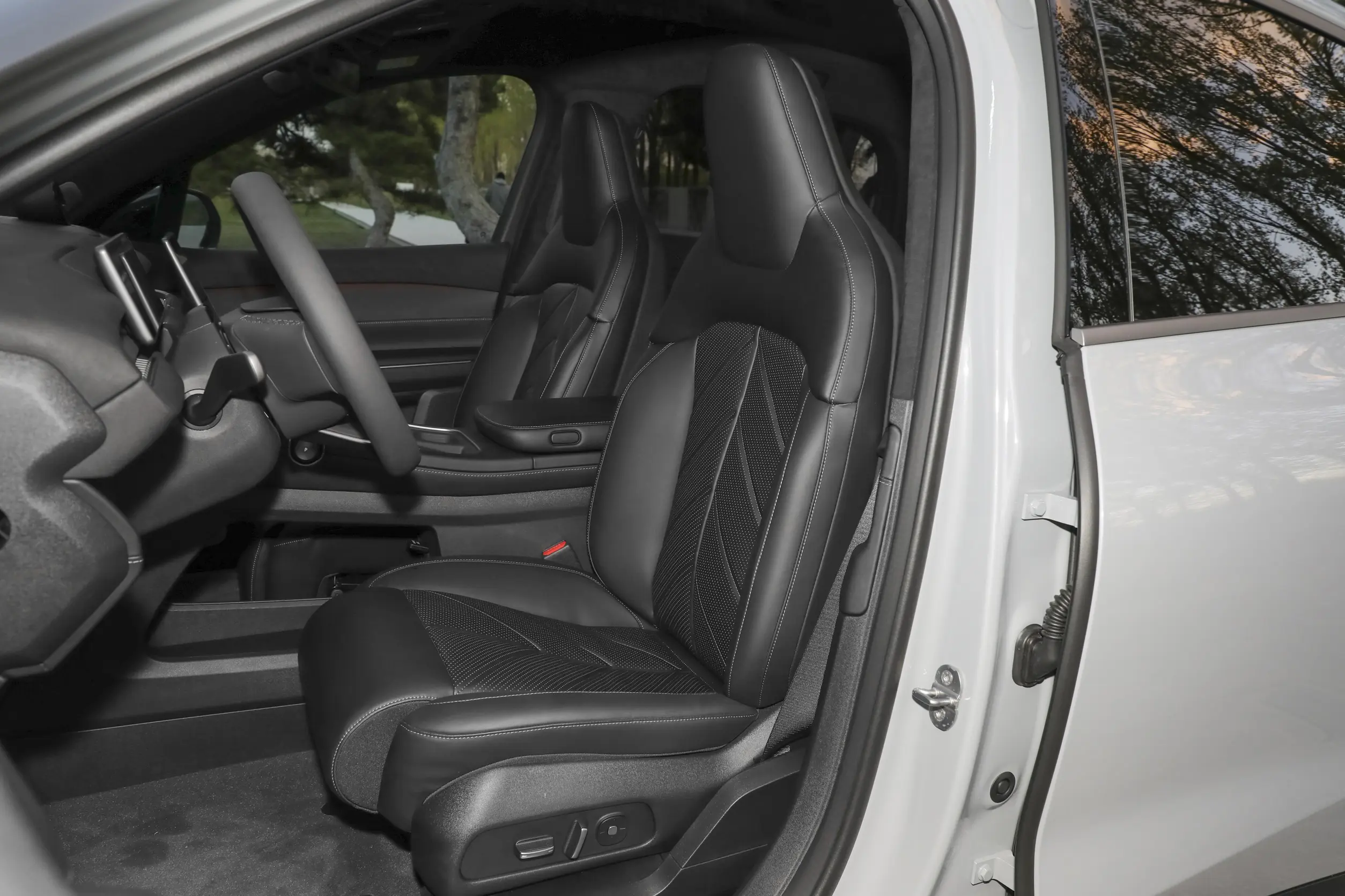 NIO EC7 2023 space-1