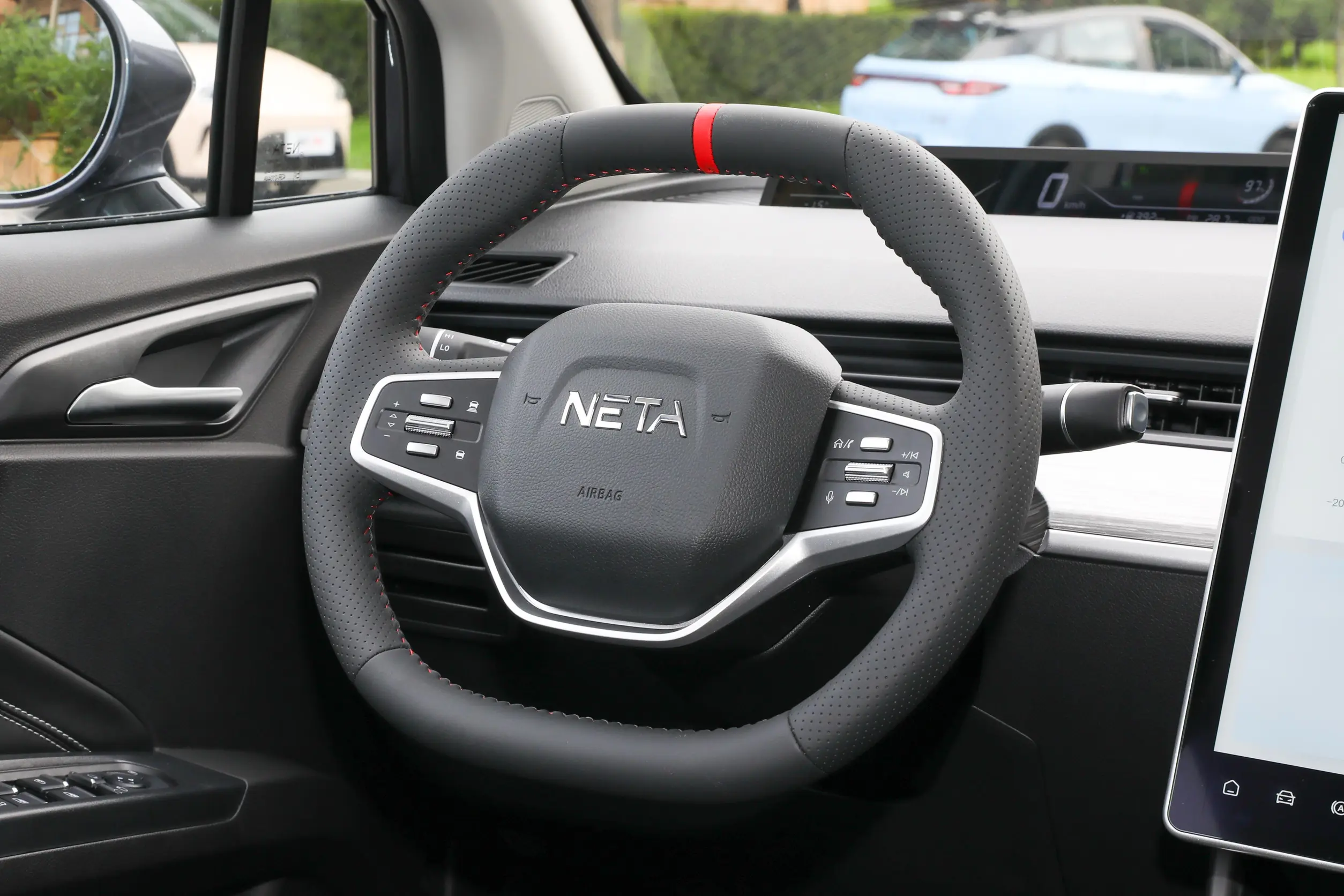 Neta AYA 2023 interior-2