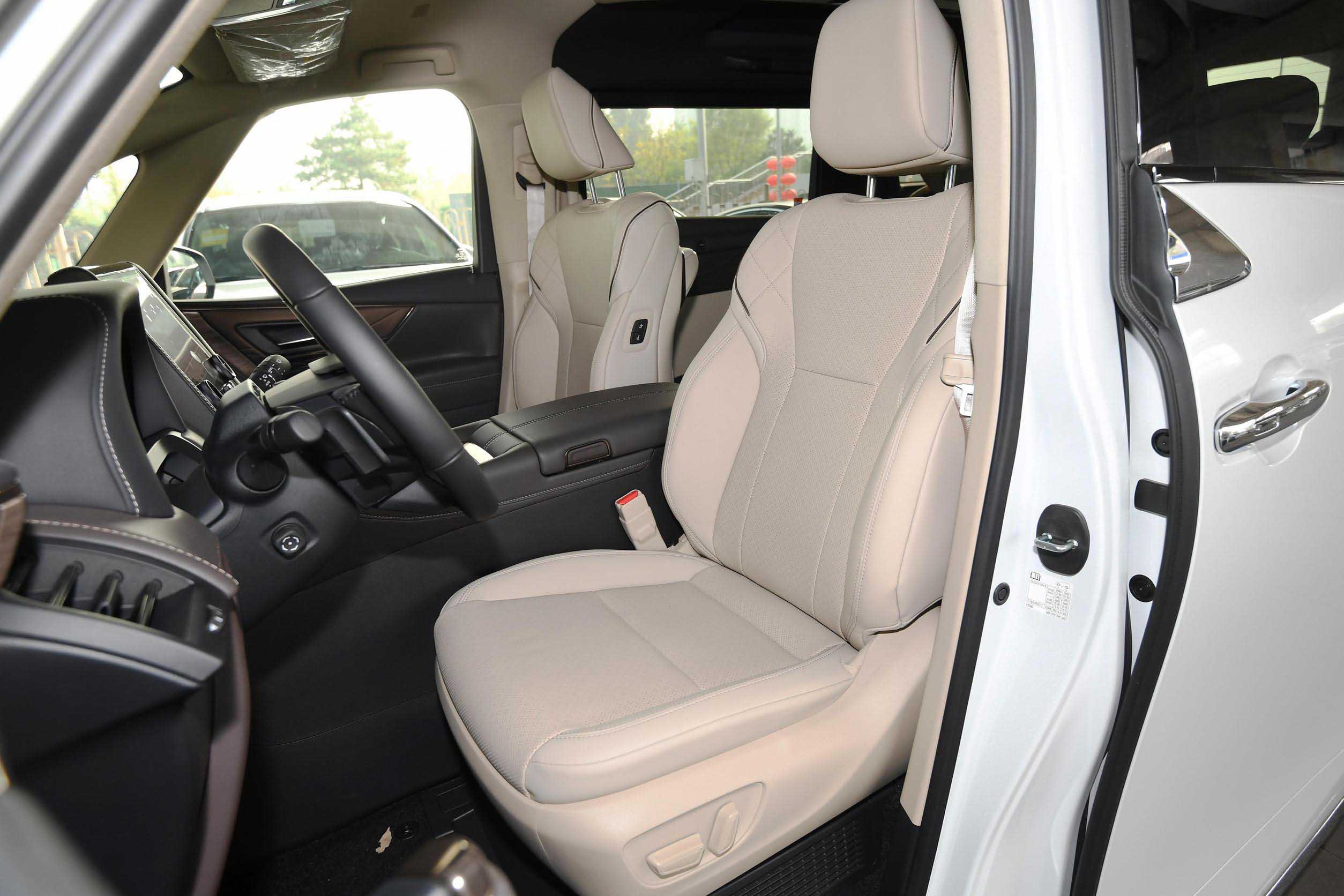 Toyota Alphard 2023 space-1