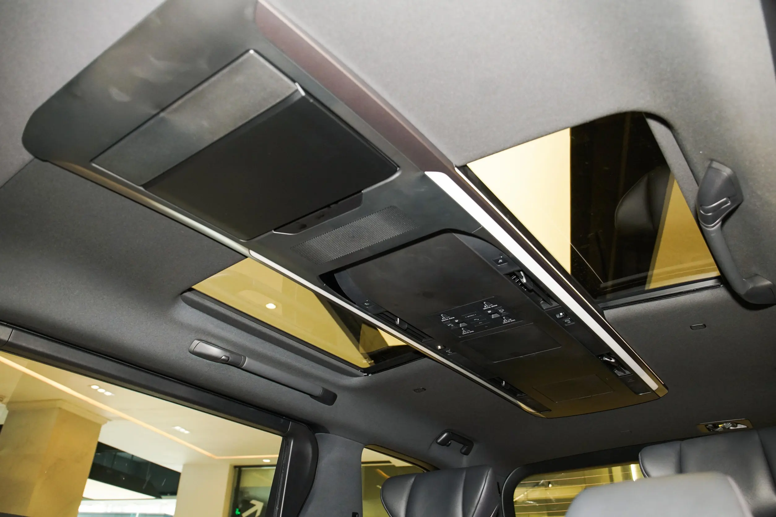 Toyota Alphard 2023 space-3