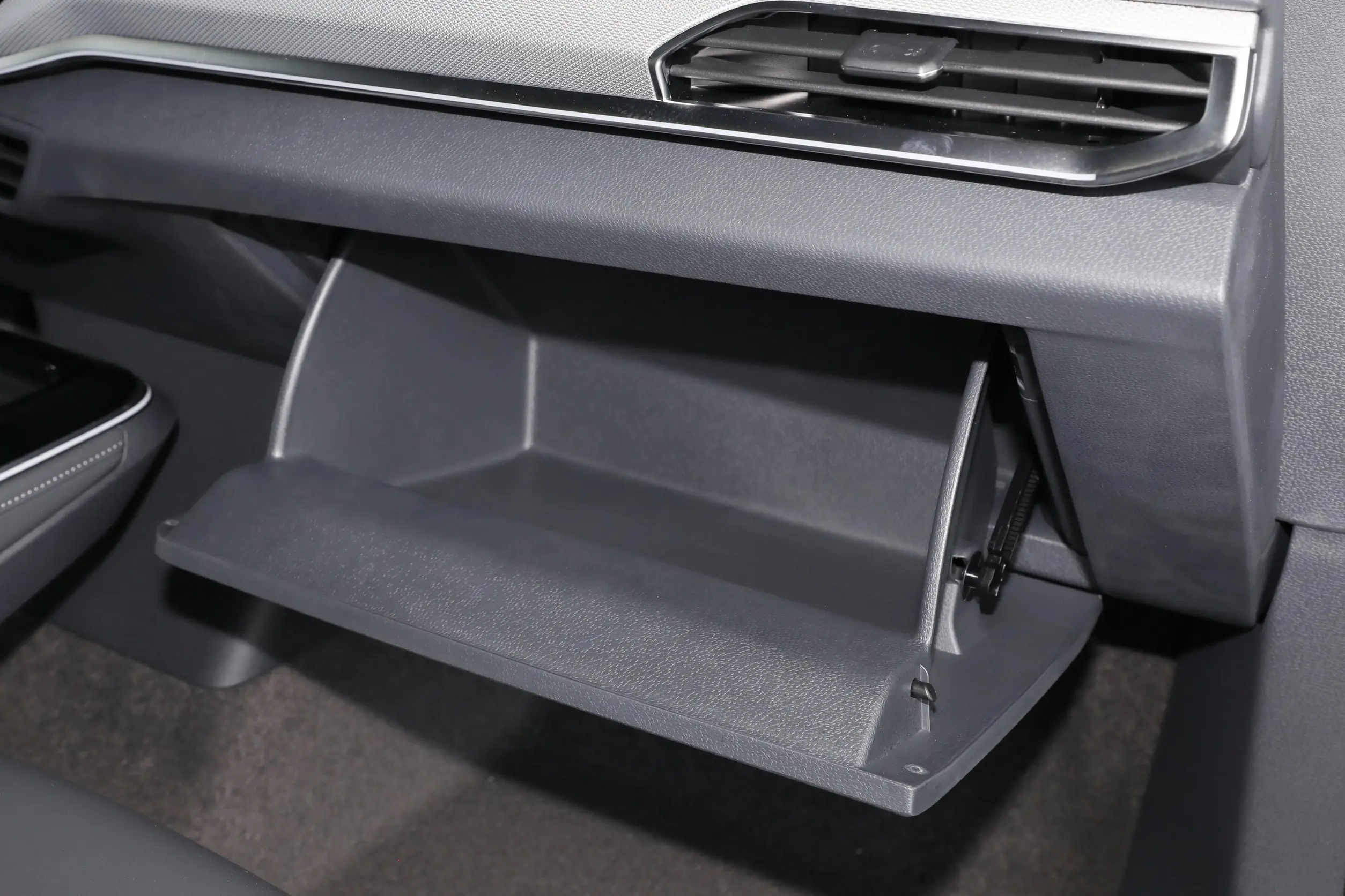 Volkswagen ID.4 CROZZ 2024 interior-4