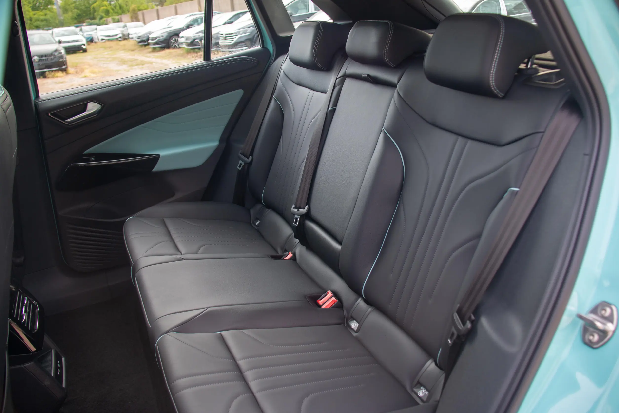 Volkswagen ID.4 X 2023 space-2