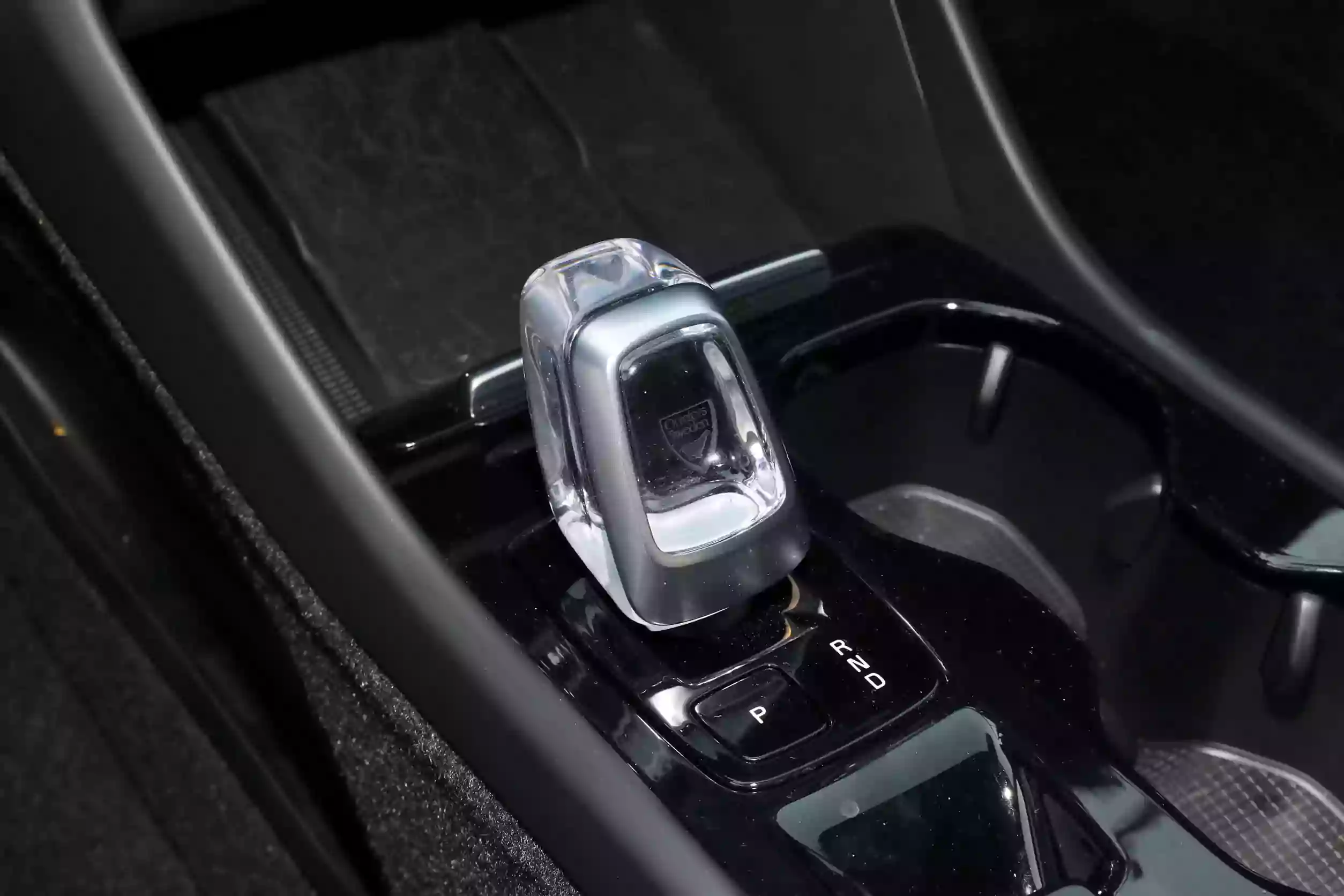 Volvo XC40 2024 interior-3