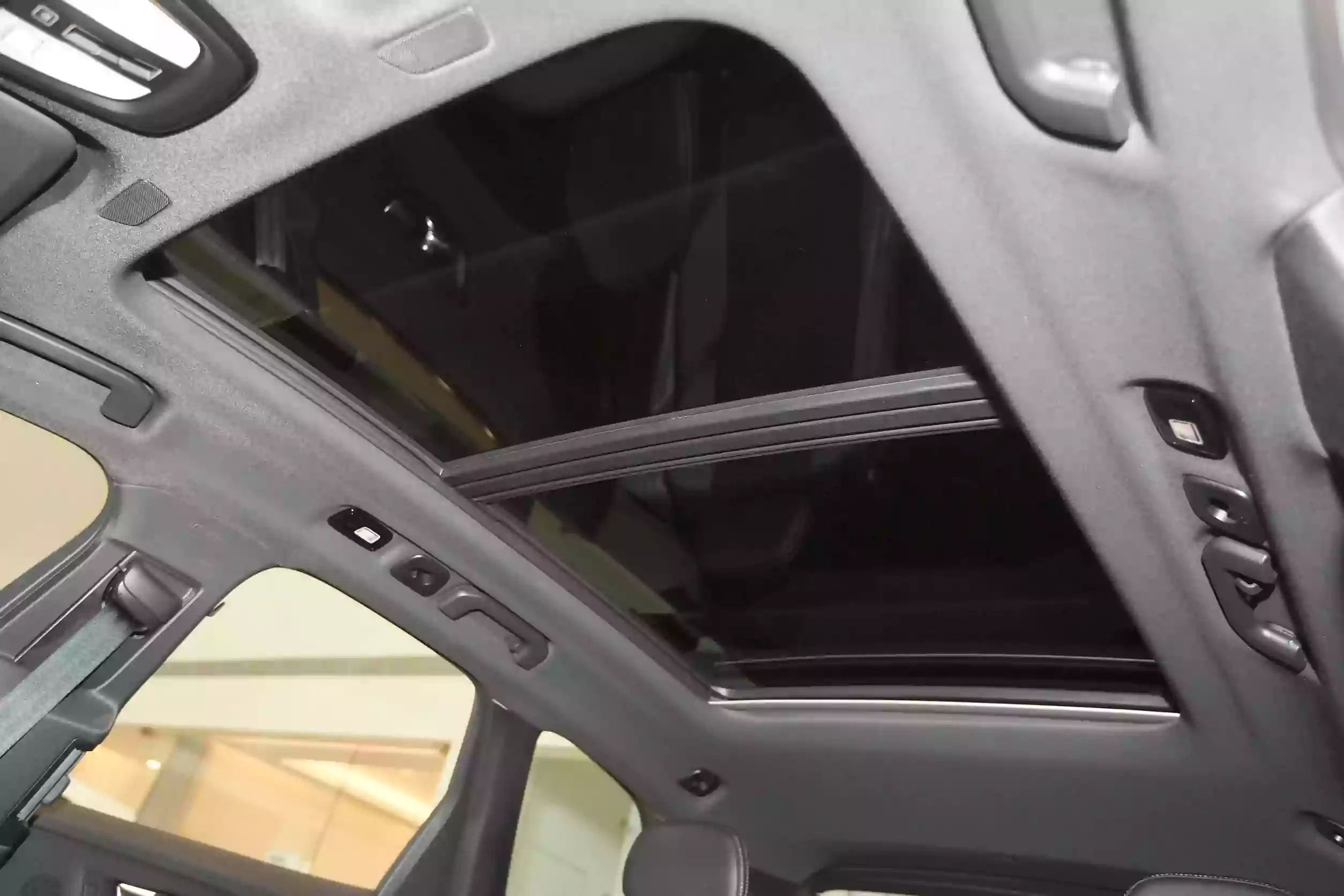 Volvo XC60 2024 space-3