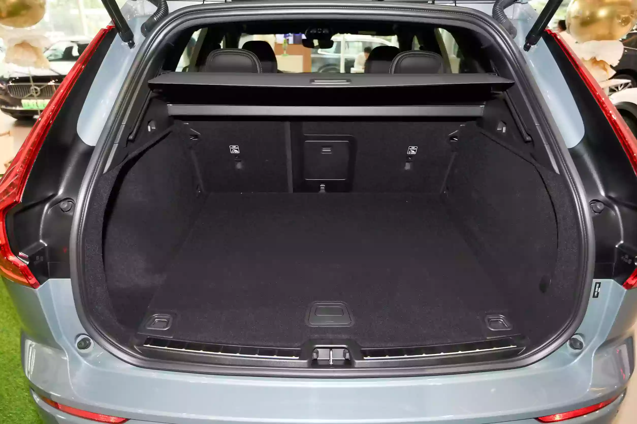 Volvo XC60 2024 space-4