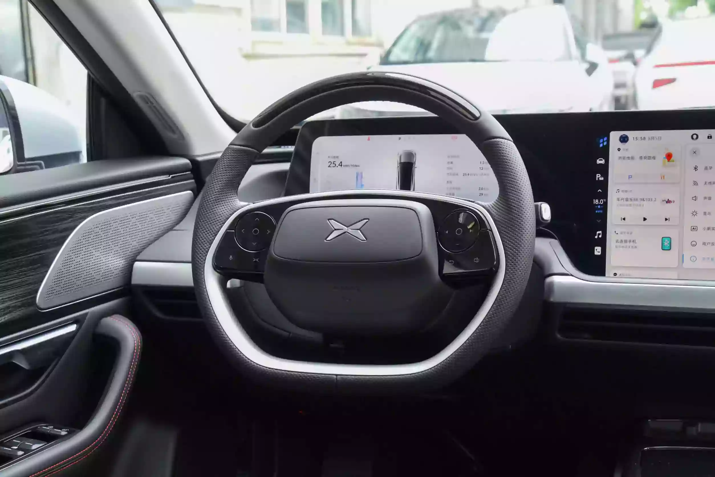 Xpeng P7 2023 interior-2