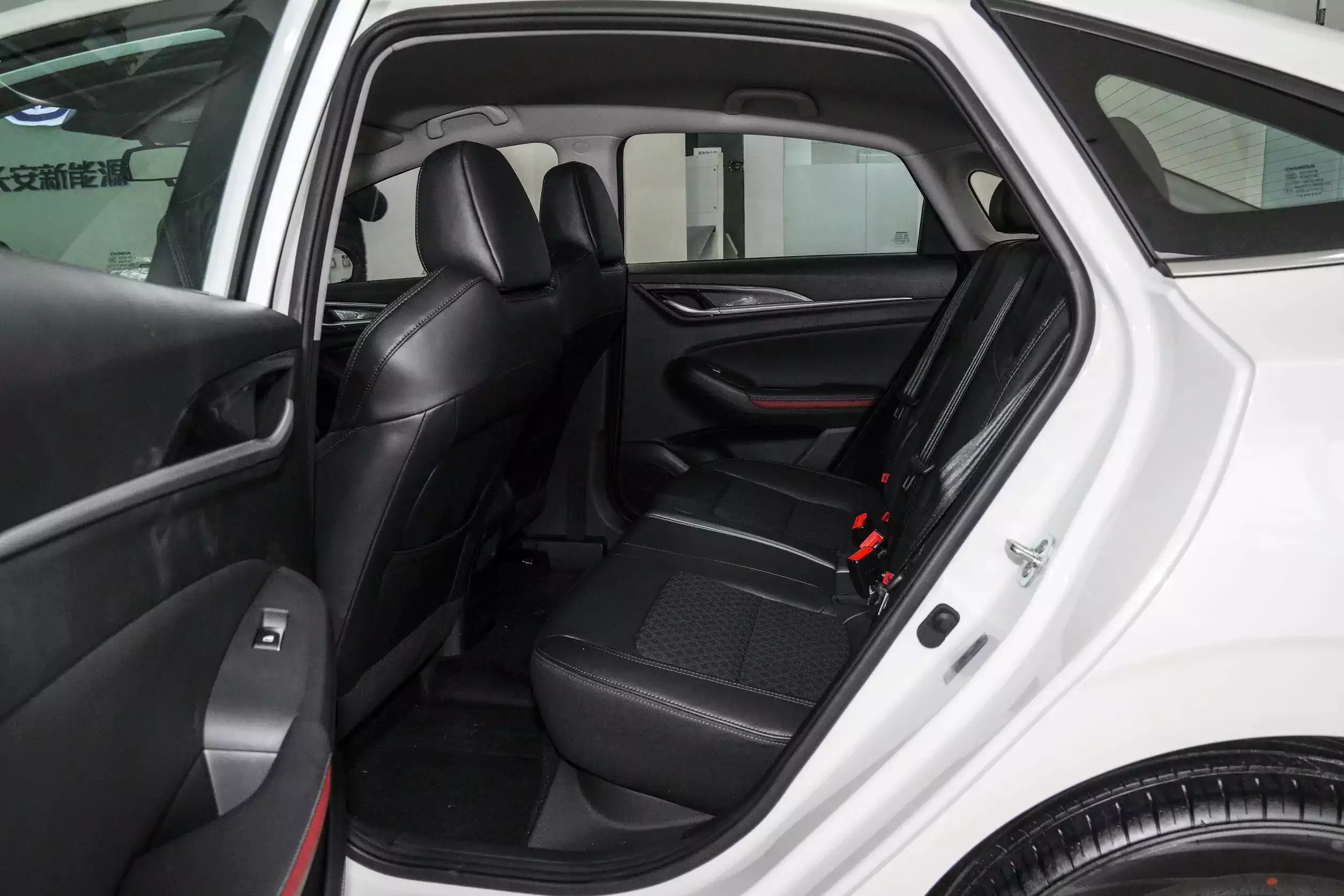 Changan EADO EV 2024 space-2