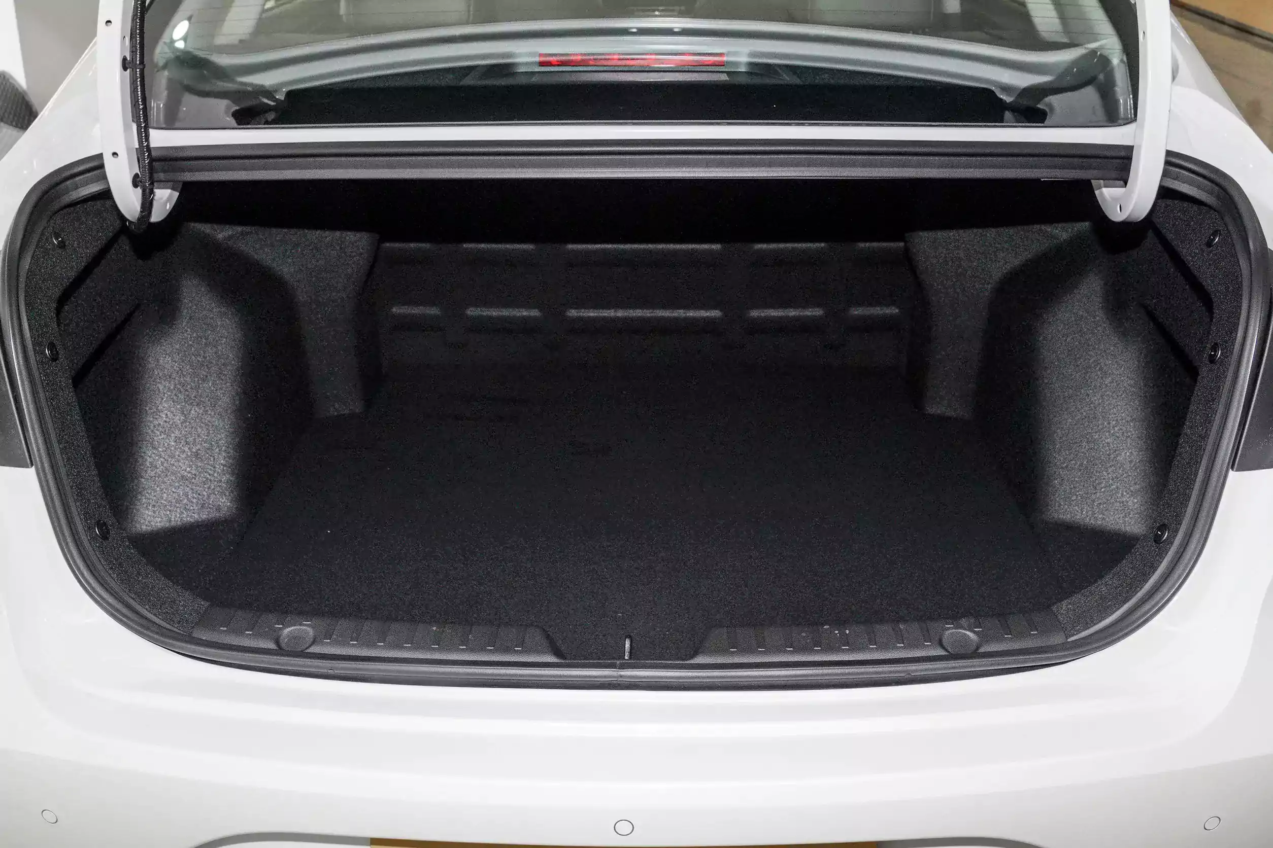 Changan EADO EV 2024 space-4