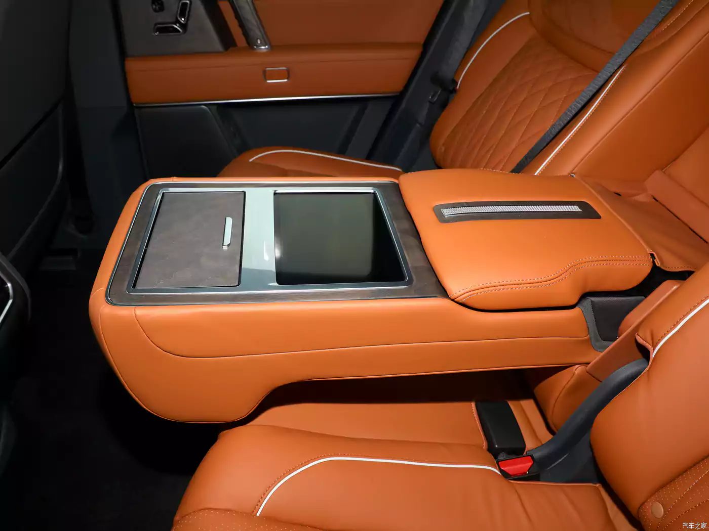 DongFeng M-hero 917 Rear Armrest