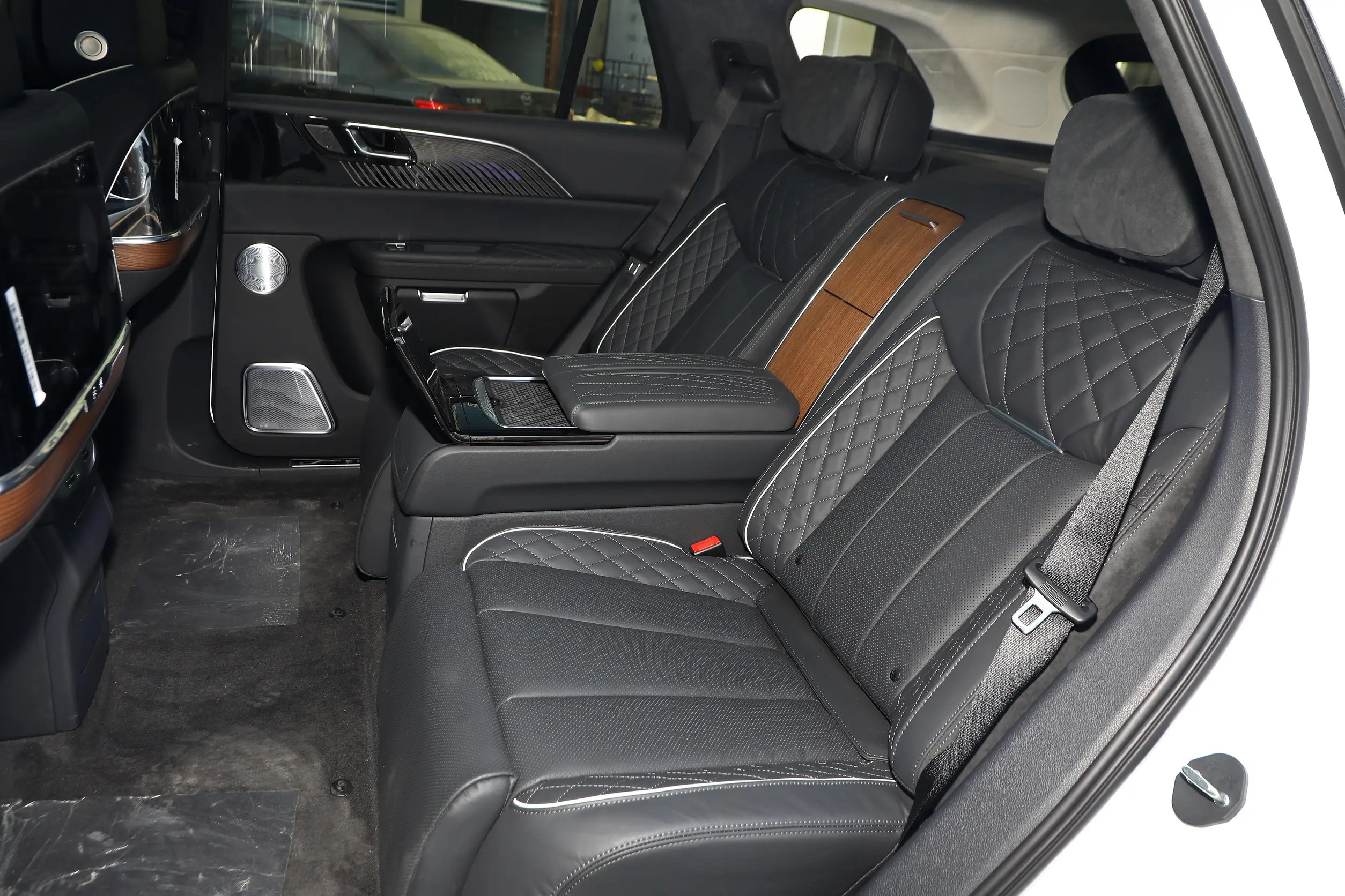 Hongqi E-HS9 interior 3
