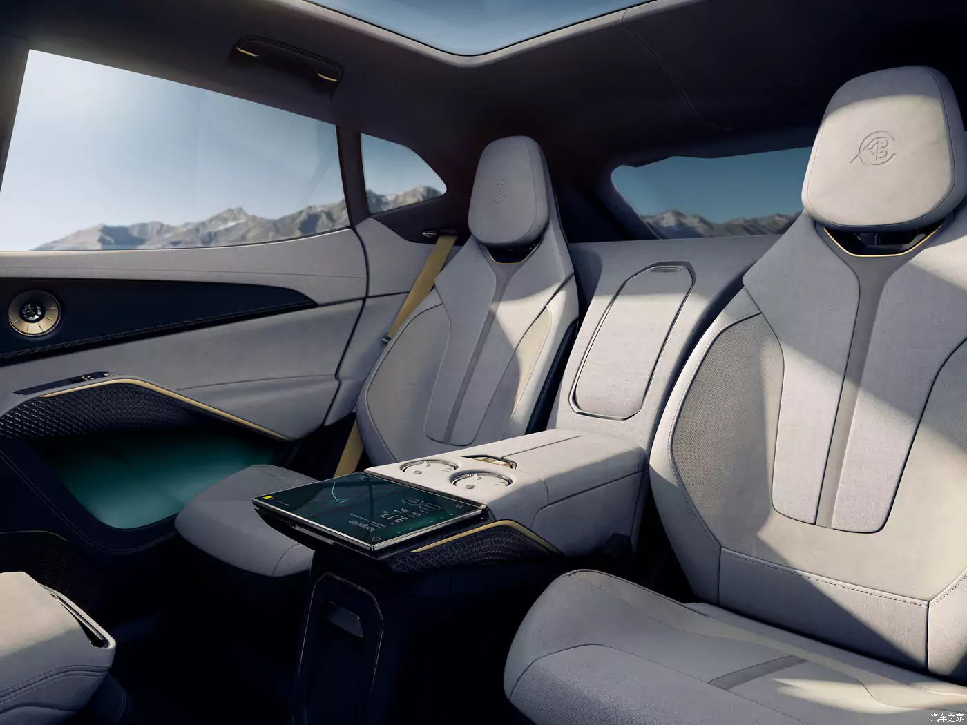 Lotus Eletre Rear space position