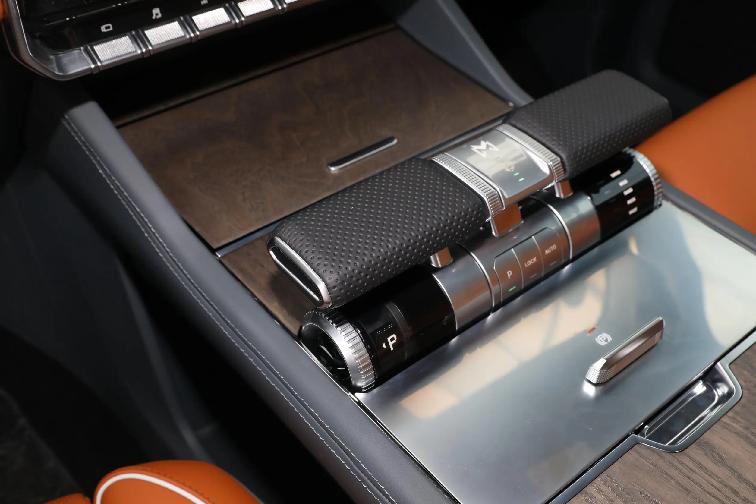 M-Hero 917 EV 2023 interior-3