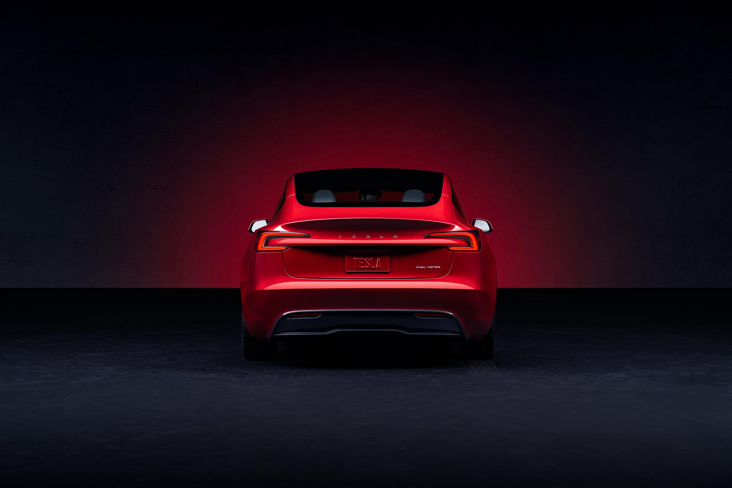 Tesla Model 3 tail mark