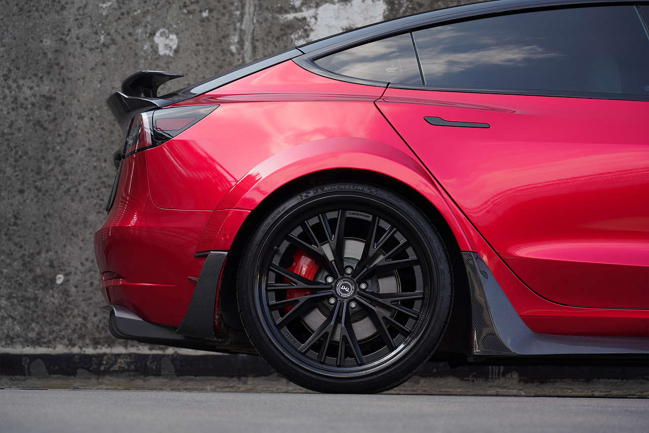 Tesla model 3 car tyre details