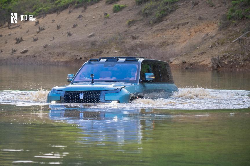 Yangwang U8 Emergency Float-2