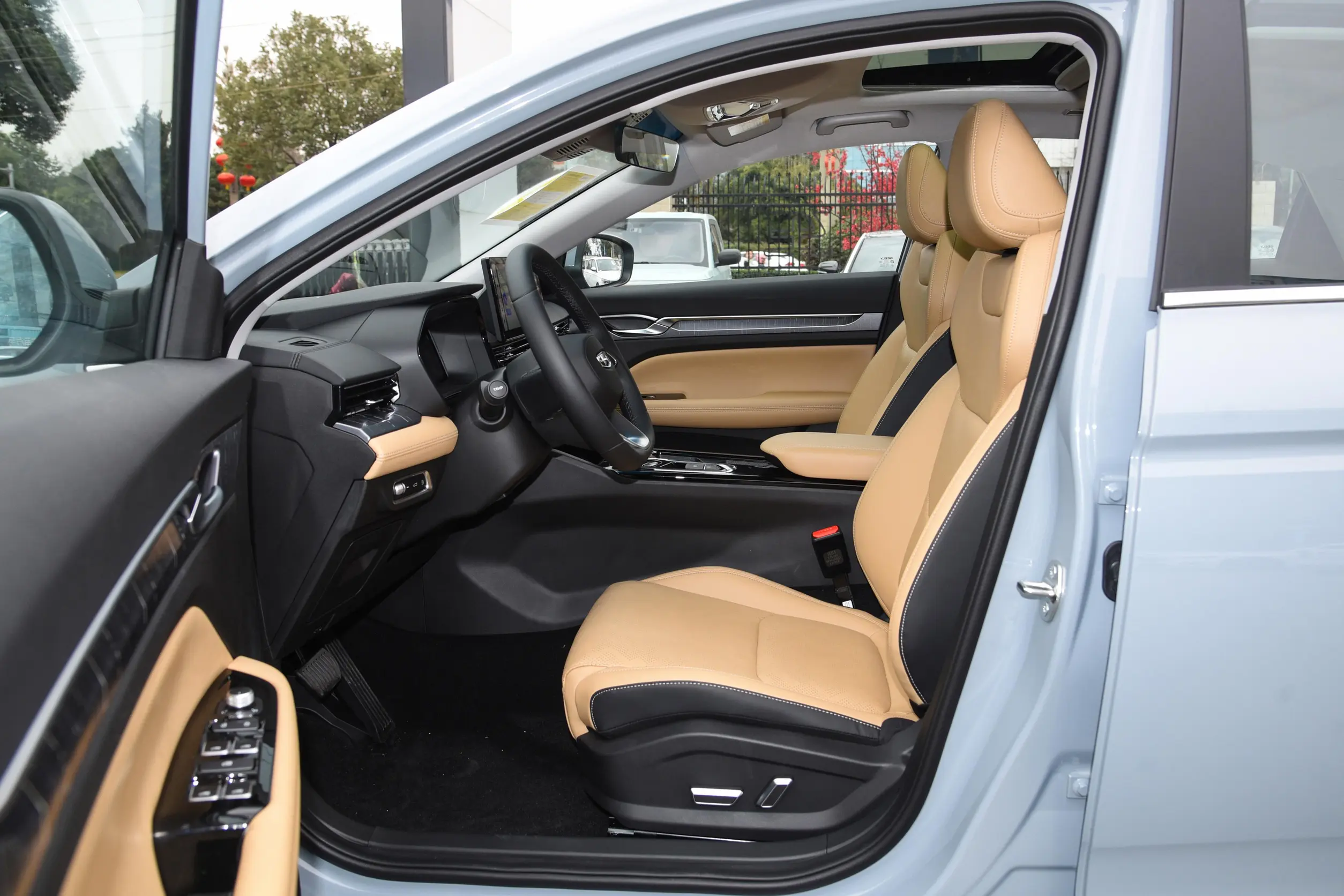 Geely Emgrand L HiP 2024 space-1