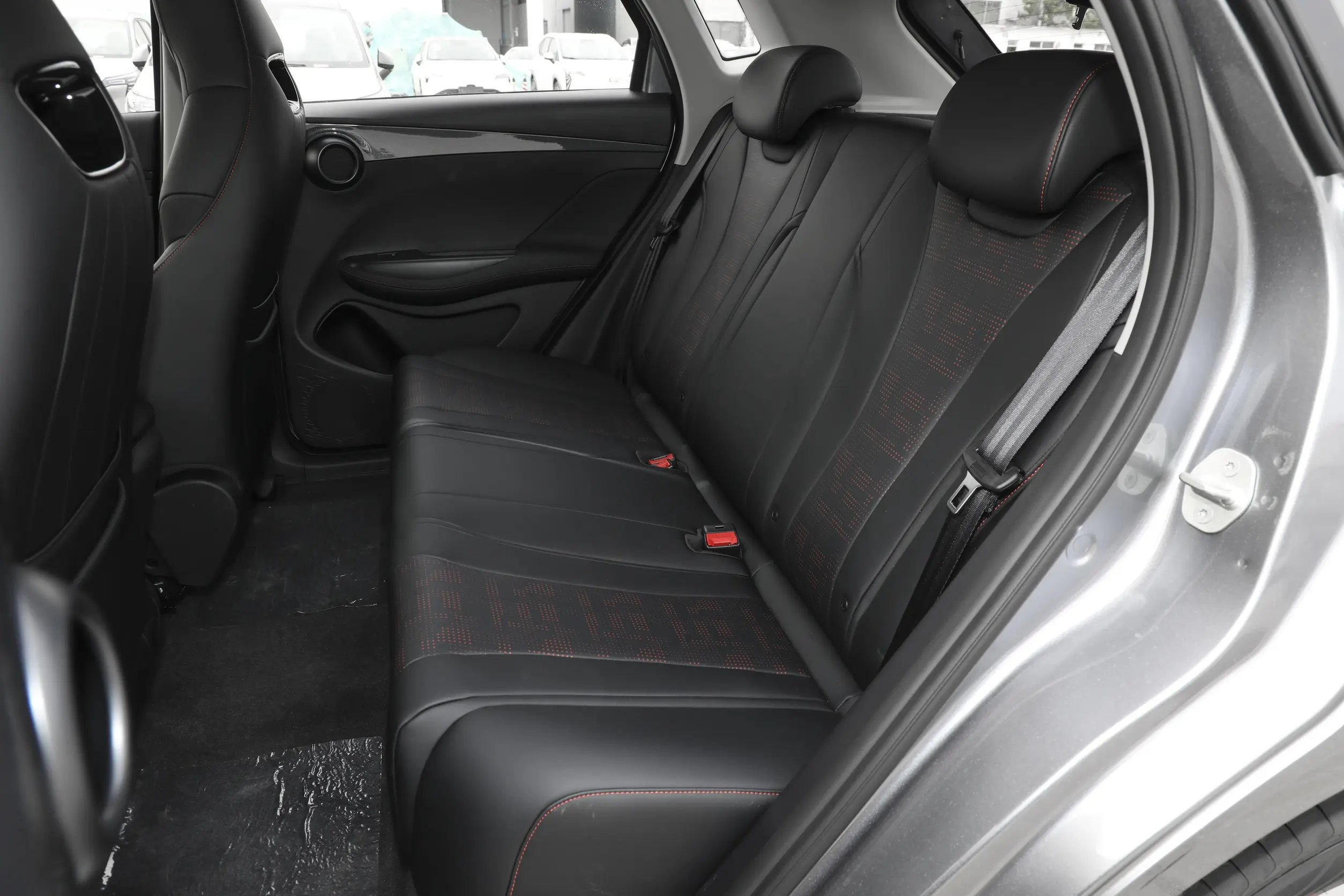 BYD e2 2024 space-2