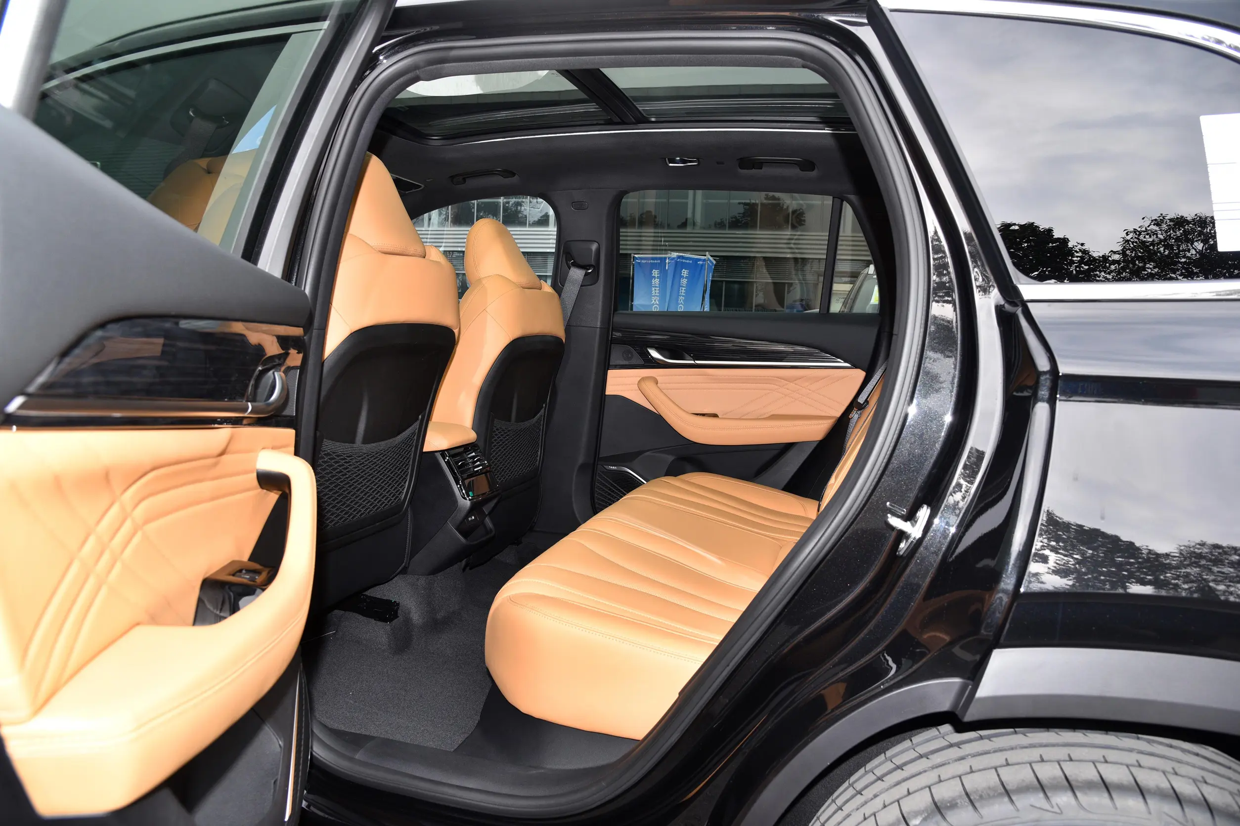 Geely Monjaro Zhiqing 2024 space-2