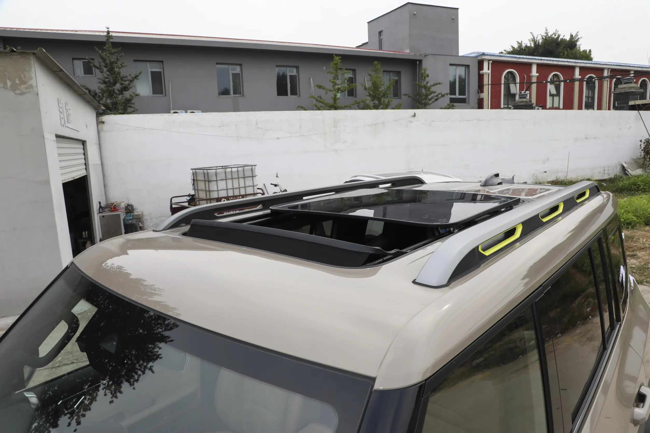 Jetour T2 sunroof