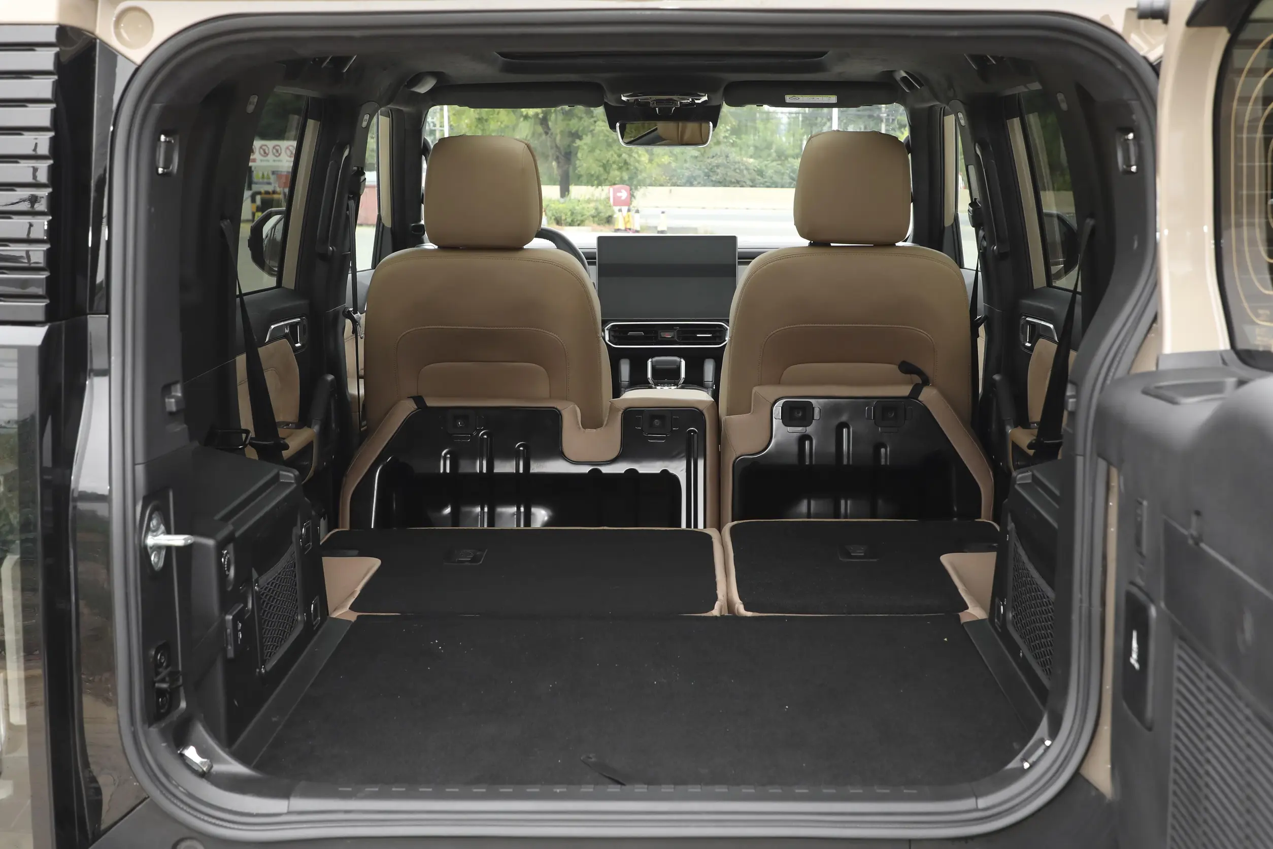 Jetour T2 trunk space