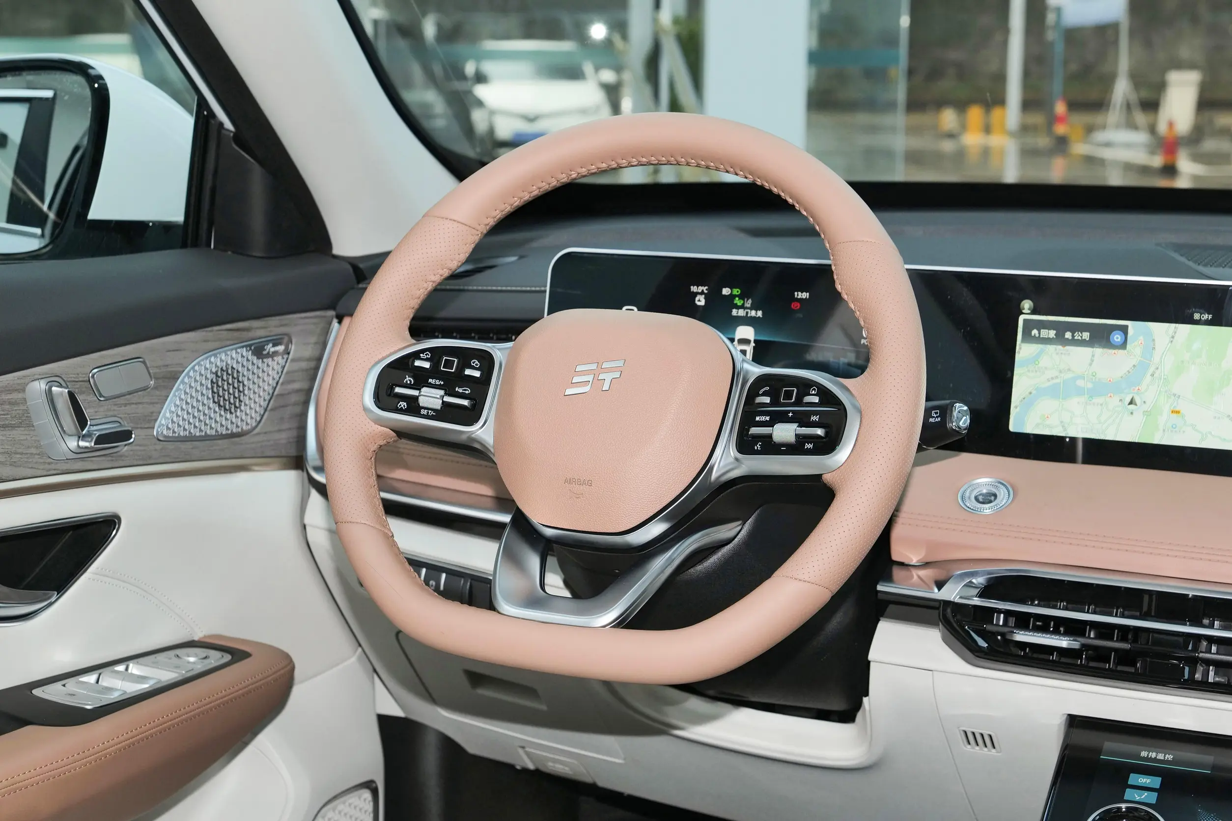 Jetour X70 C-DM 2024 interior-2