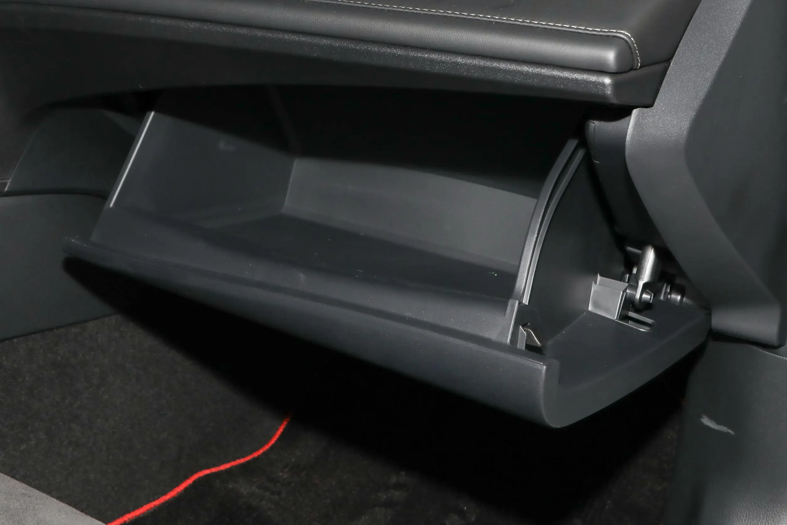 Toyota Camry 2024 interior-4