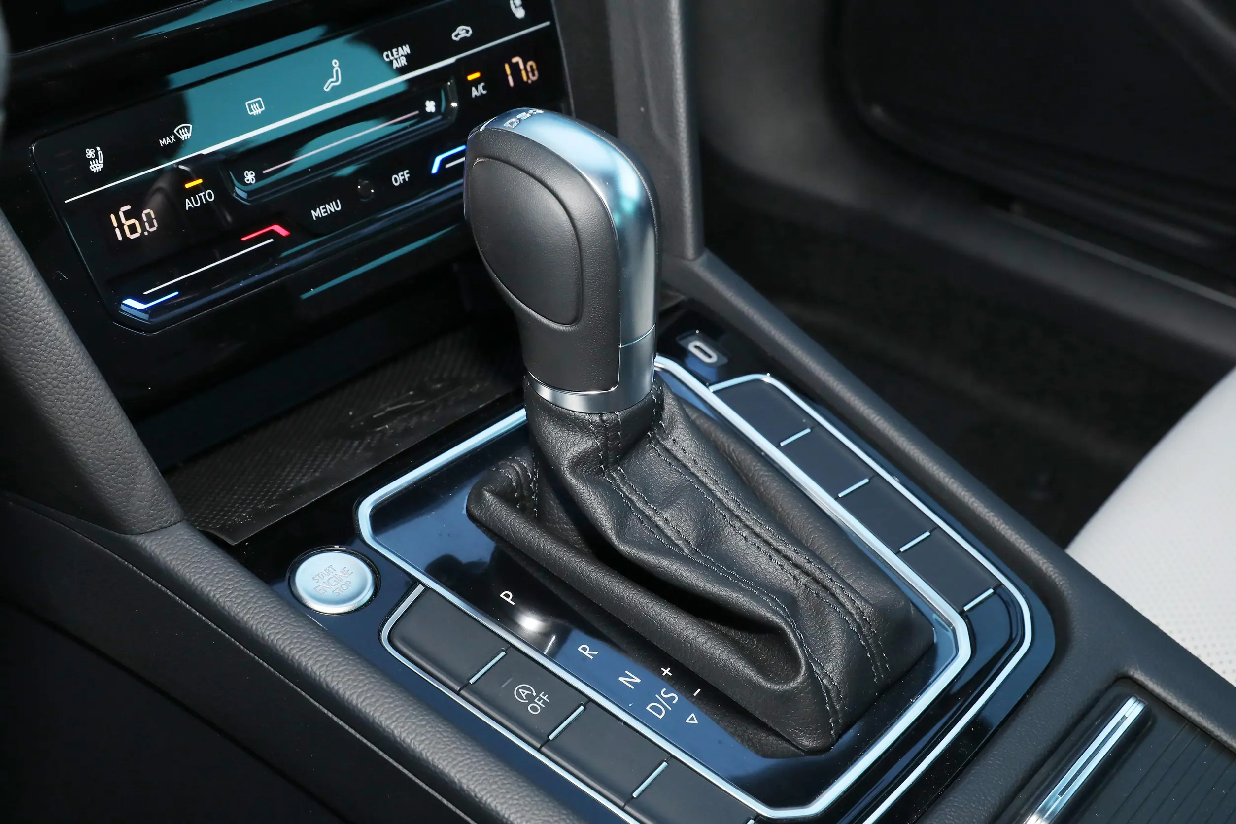 Volkswagen Magotan 2023 interior-3