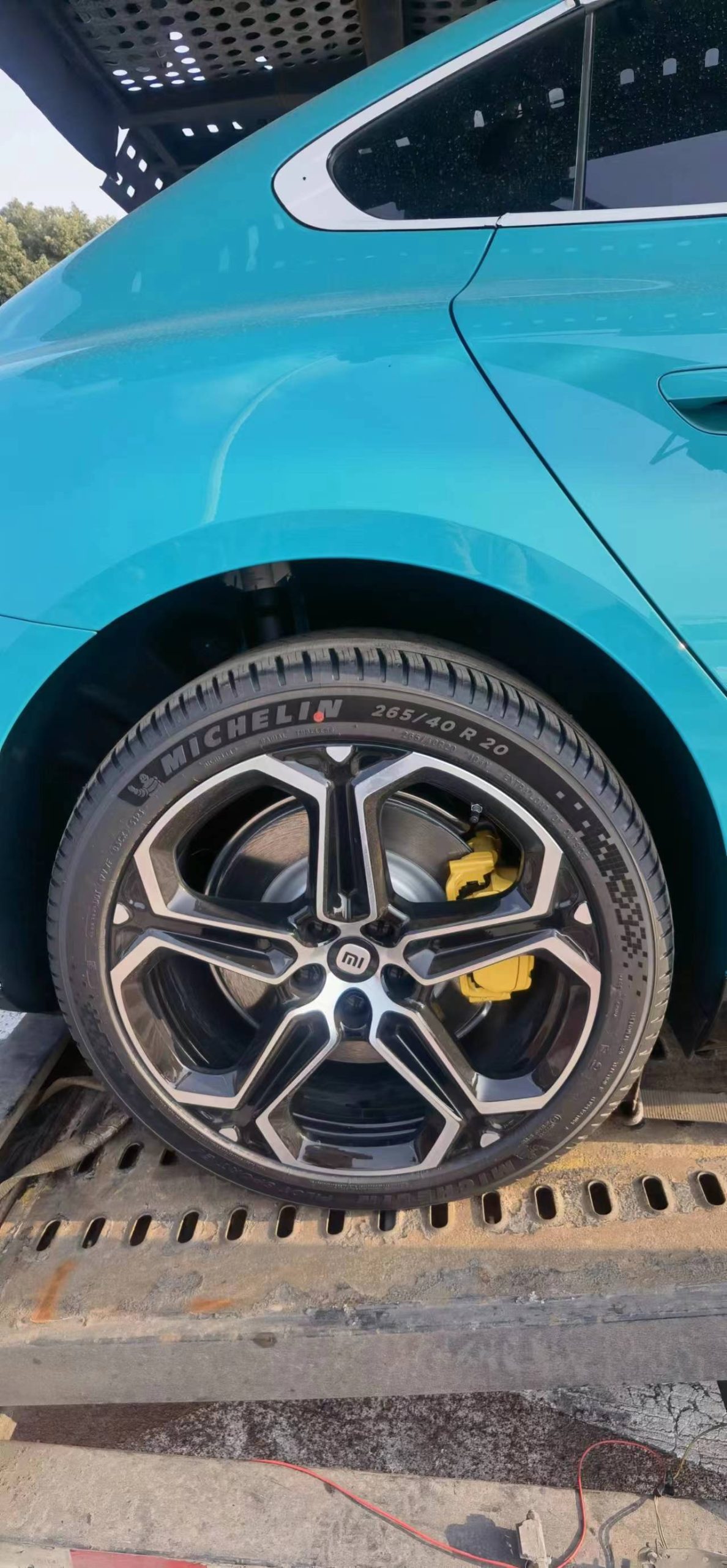 Xiaomi SU7 rear wheel hub