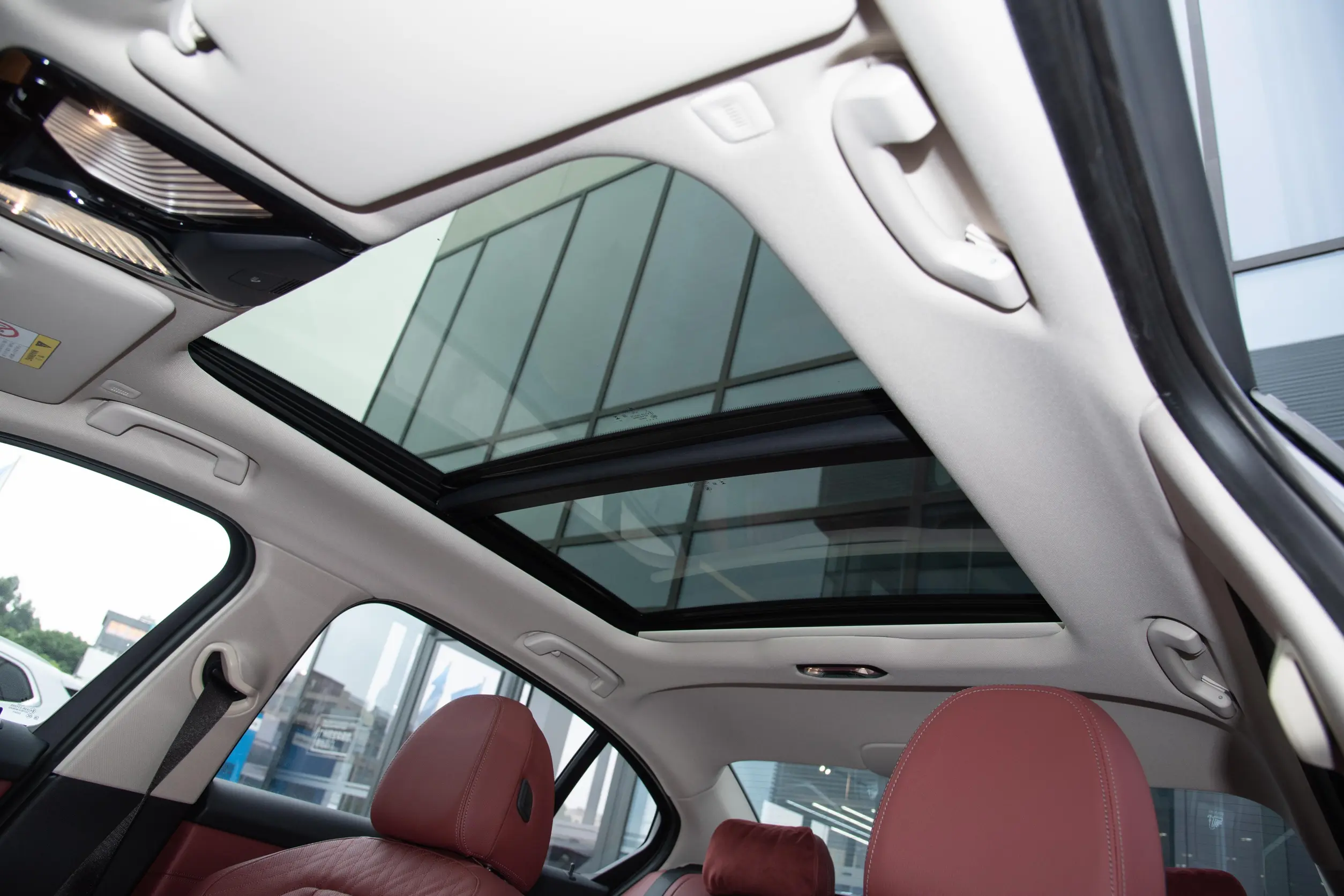 BMW i3 2023 space-3
