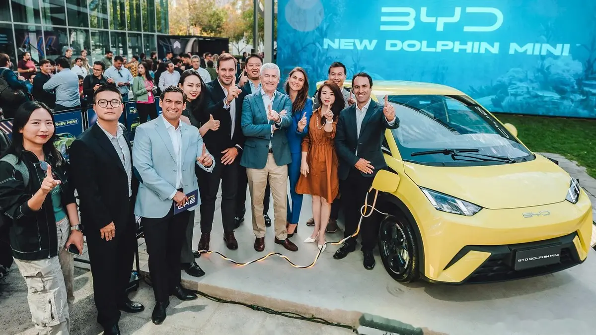 BYD event group photo