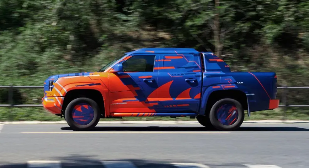 BYD’s first electric pickup truck spy photos-2