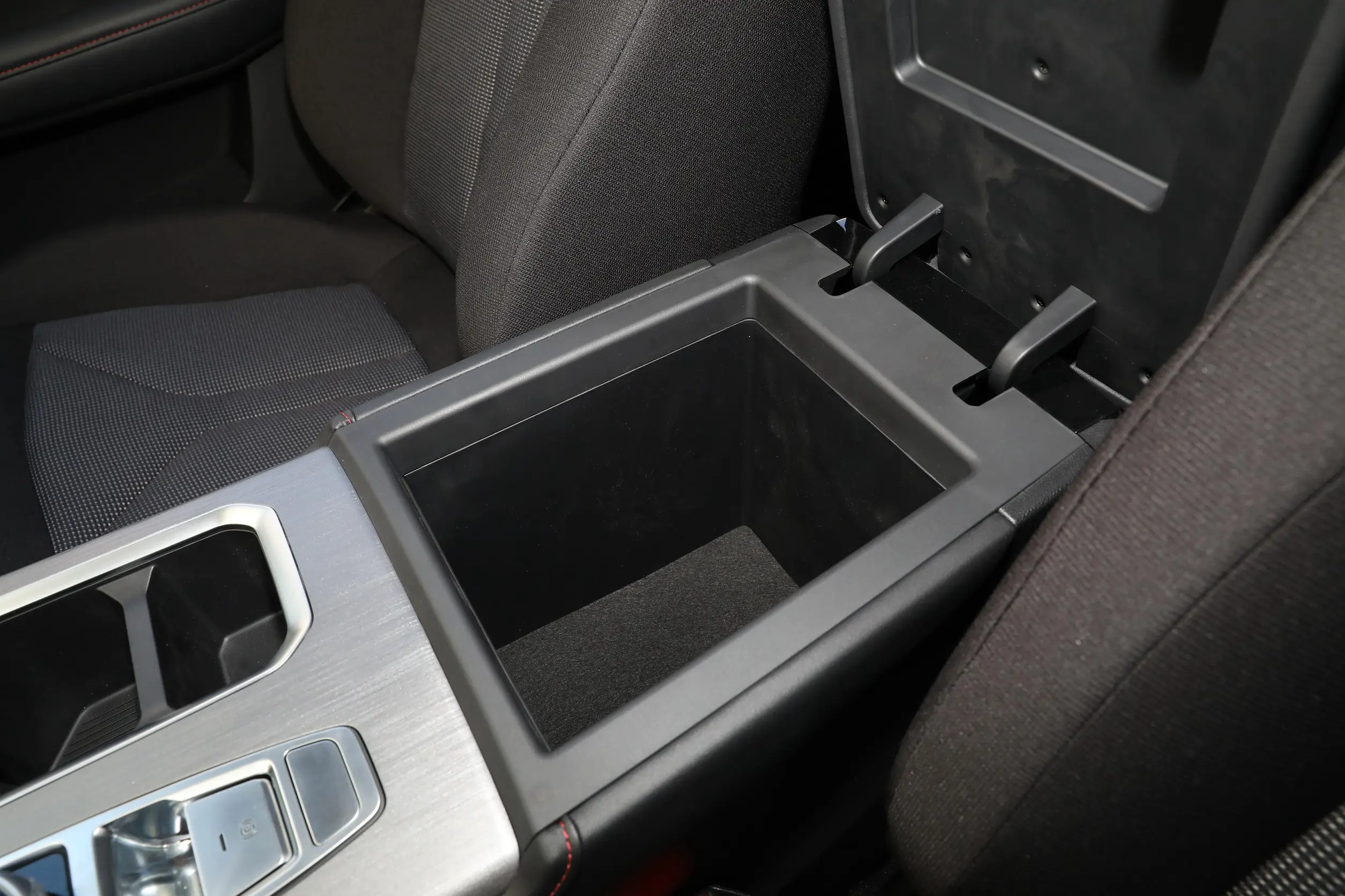 Changan F70 2024 space-4