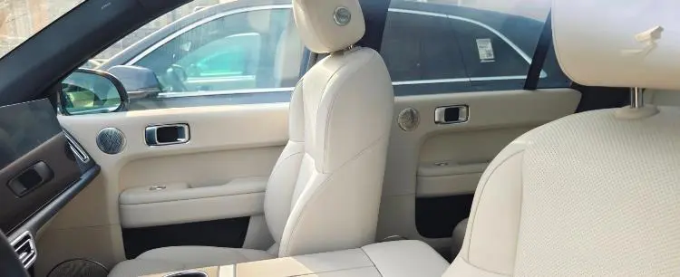 Photos of Li Auto L6 interior 2