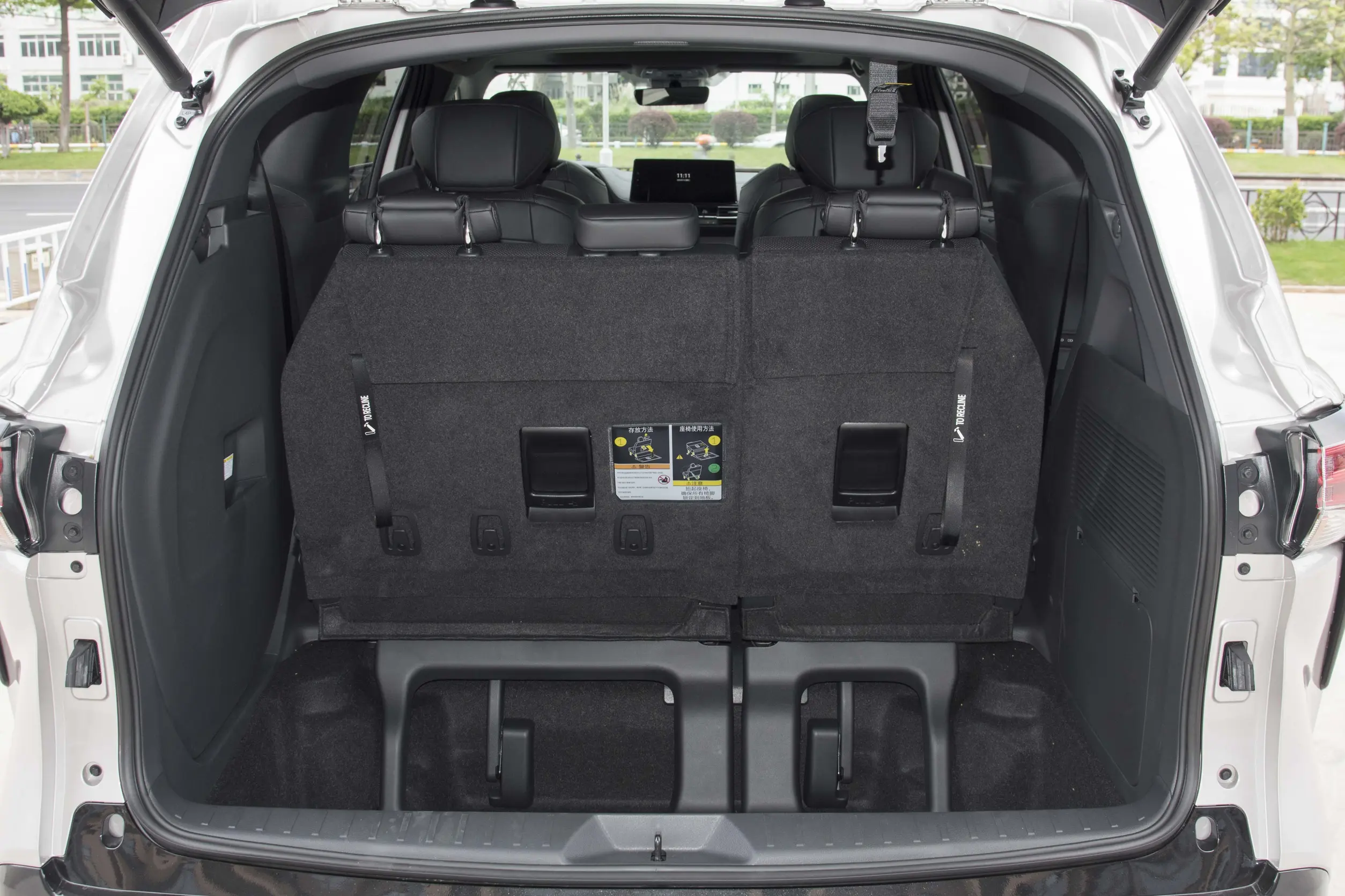 Toyota Sienna 2024 space-4