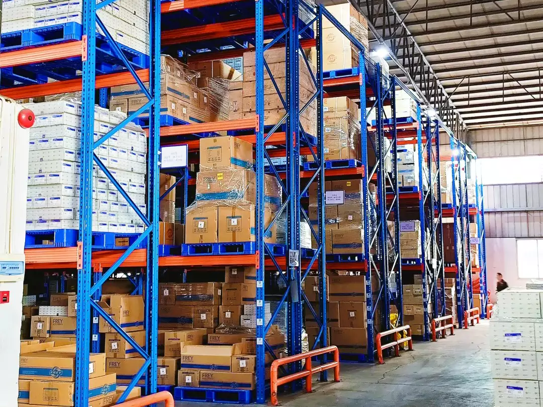 Auto spare parts warehouse -2