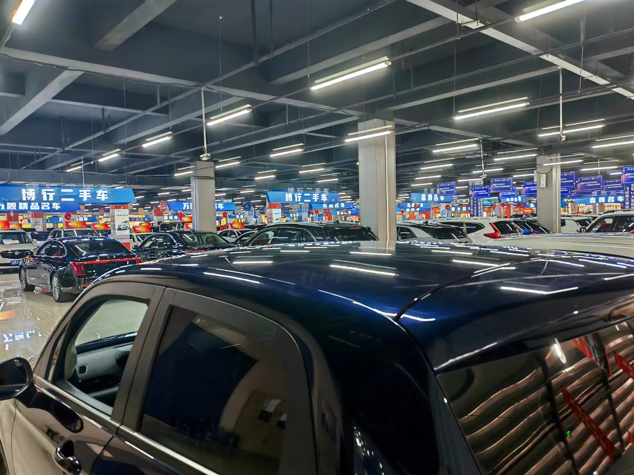 Used car showroom 10