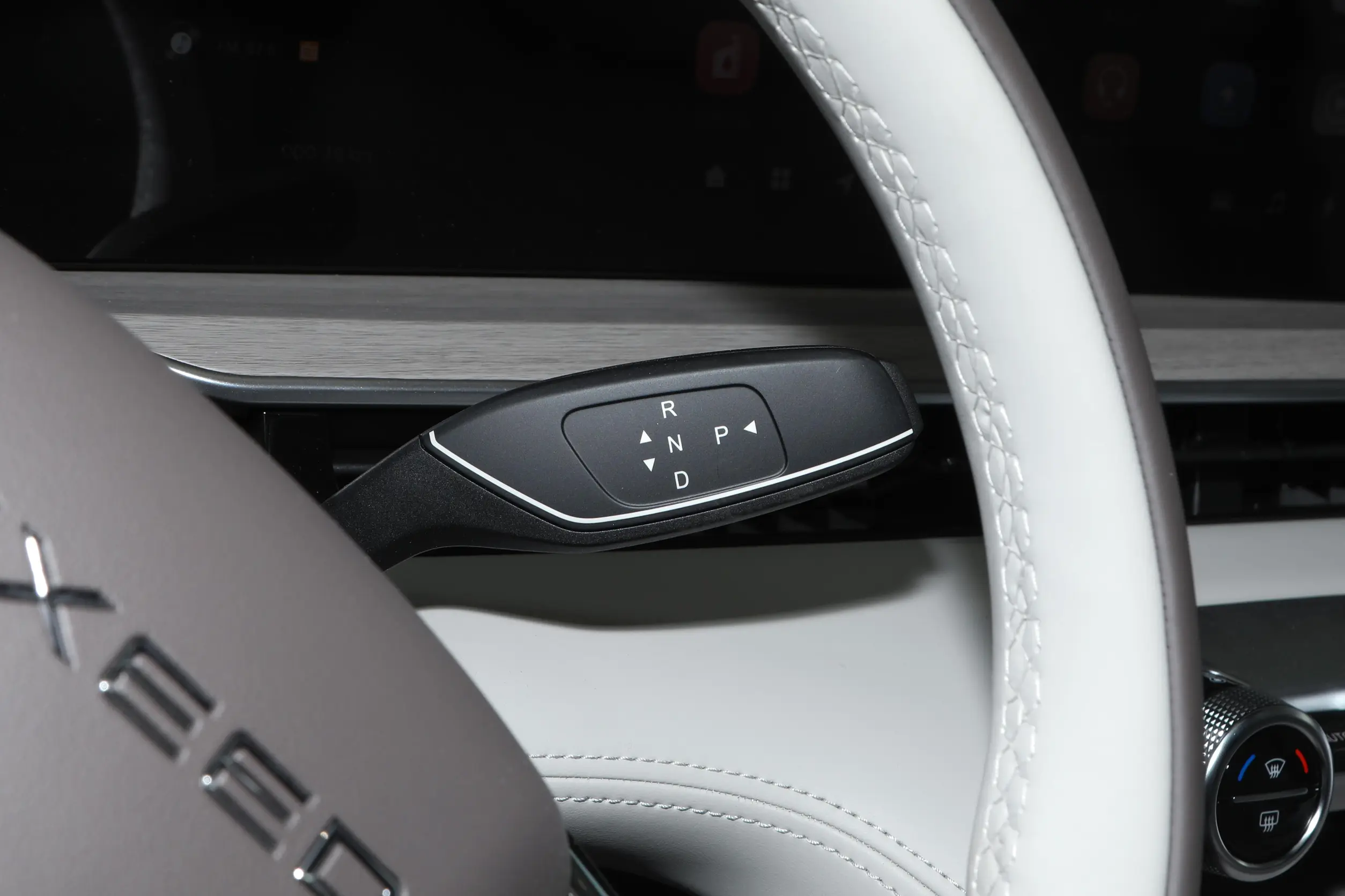 EXEED Yaoguang C-DM 2024 interior-3