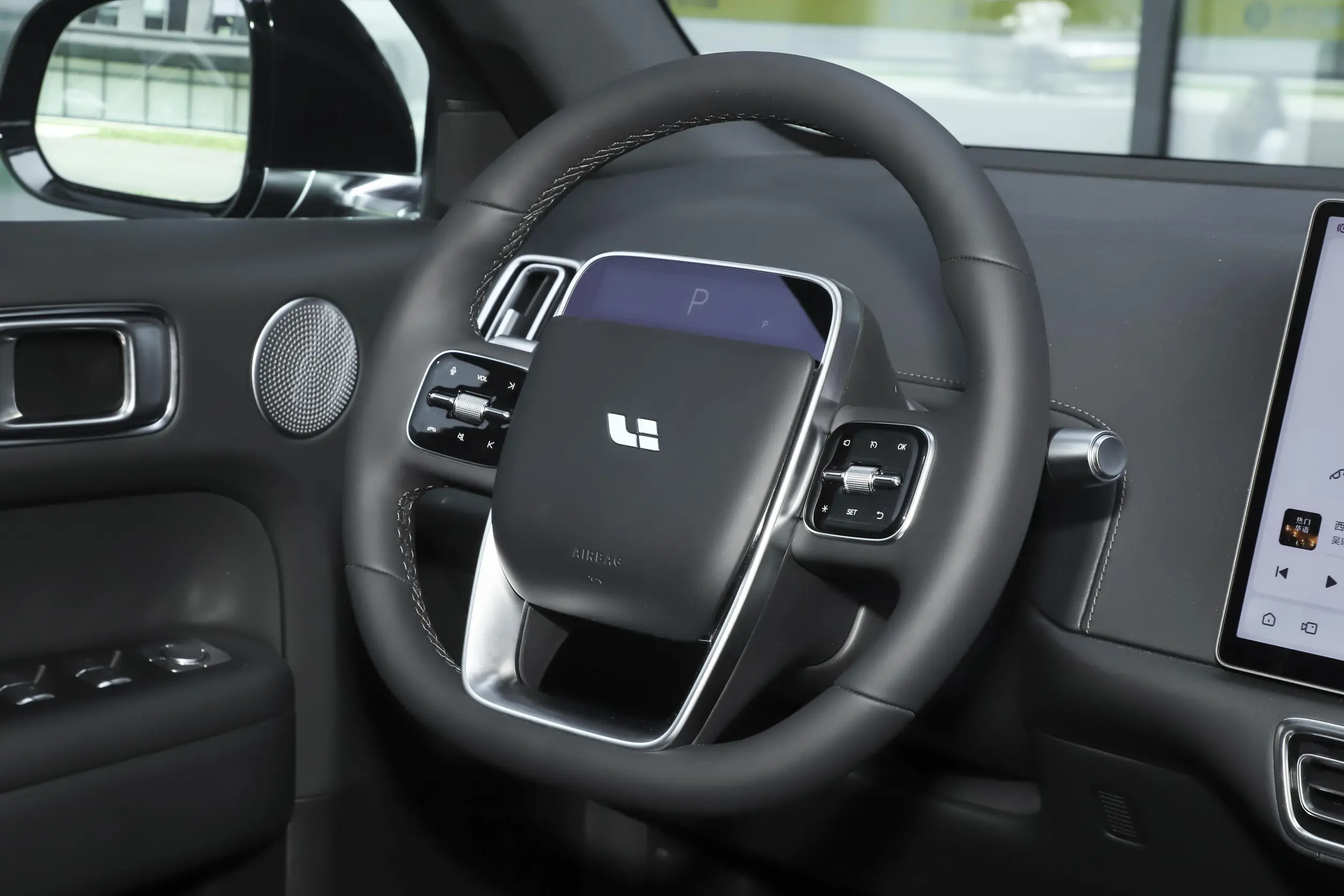 Li Auto L6 2024 interior-2