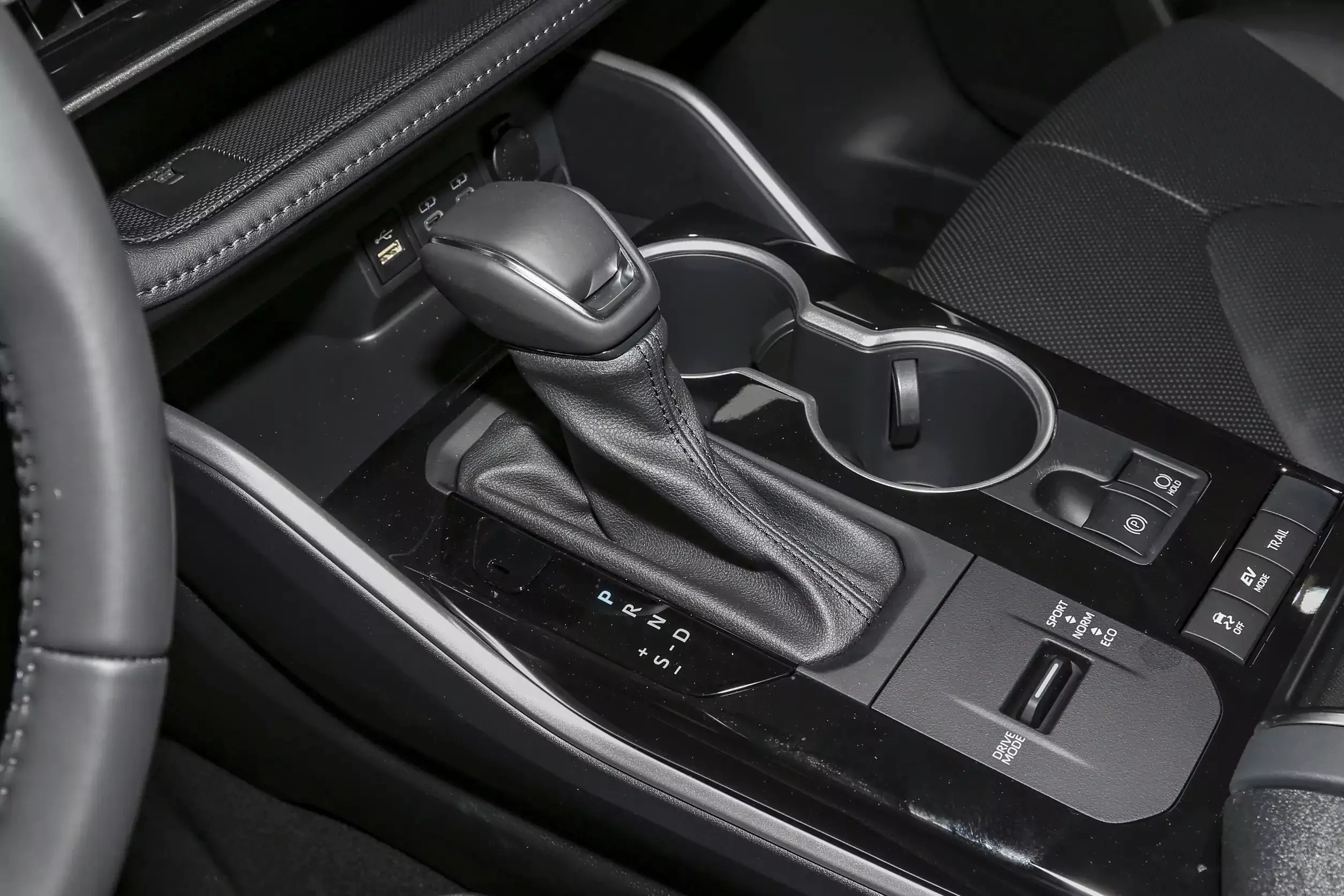 Toyota Highlander 2024 interior-3