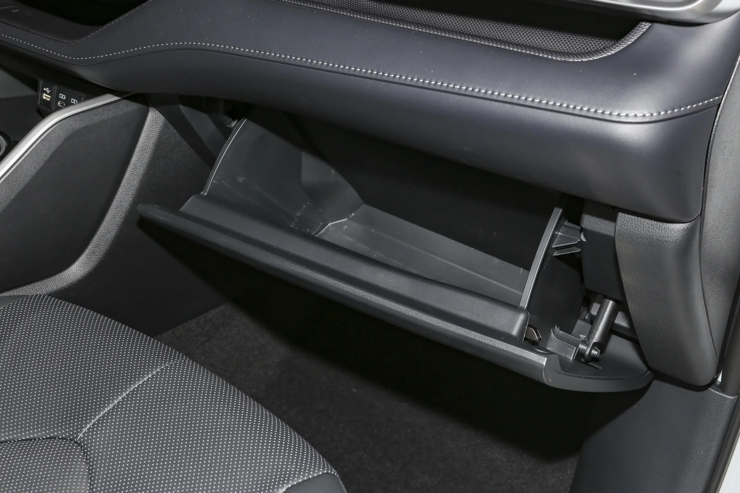 Toyota Highlander 2024 interior-4