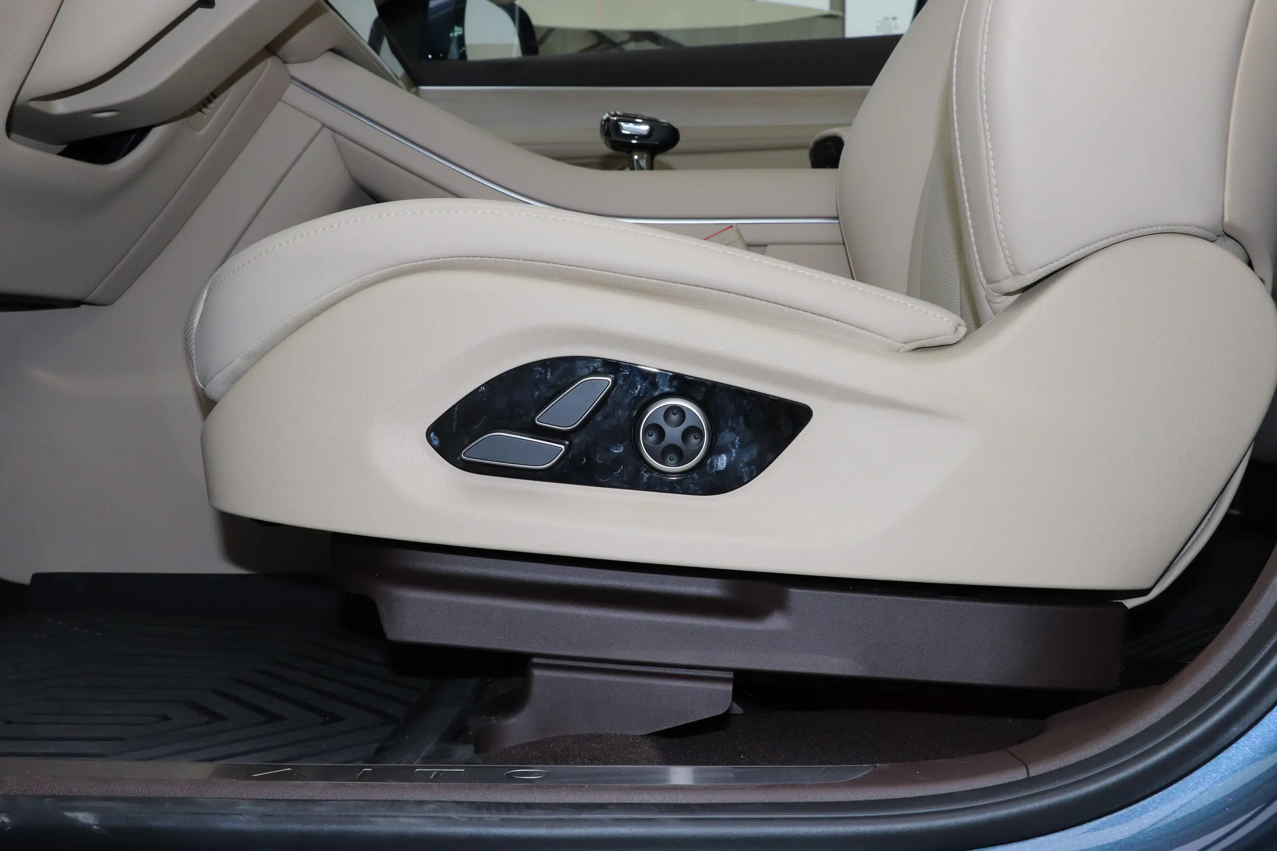 AITO M7 picture (3)